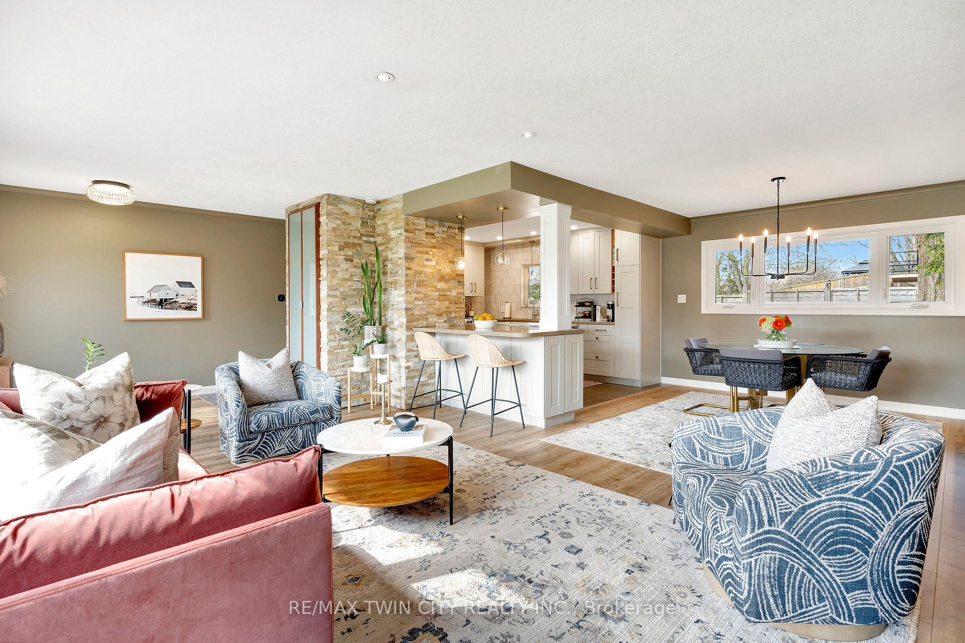 Photo 21 of 12 Farmbrook Place, Kitchener — HOMEH
