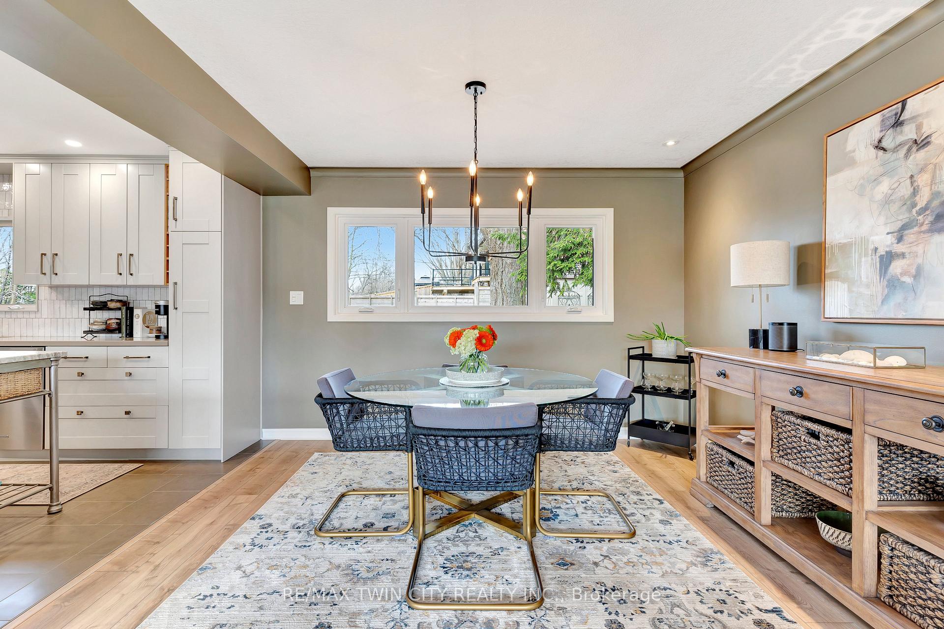 Photo 4 of 12 Farmbrook Place, Kitchener — HOMEH