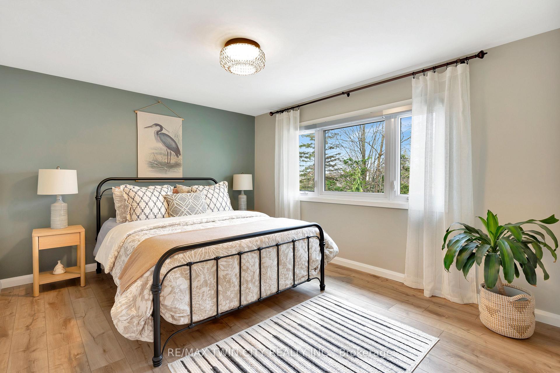 Photo 23 of 12 Farmbrook Place, Kitchener — HOMEH