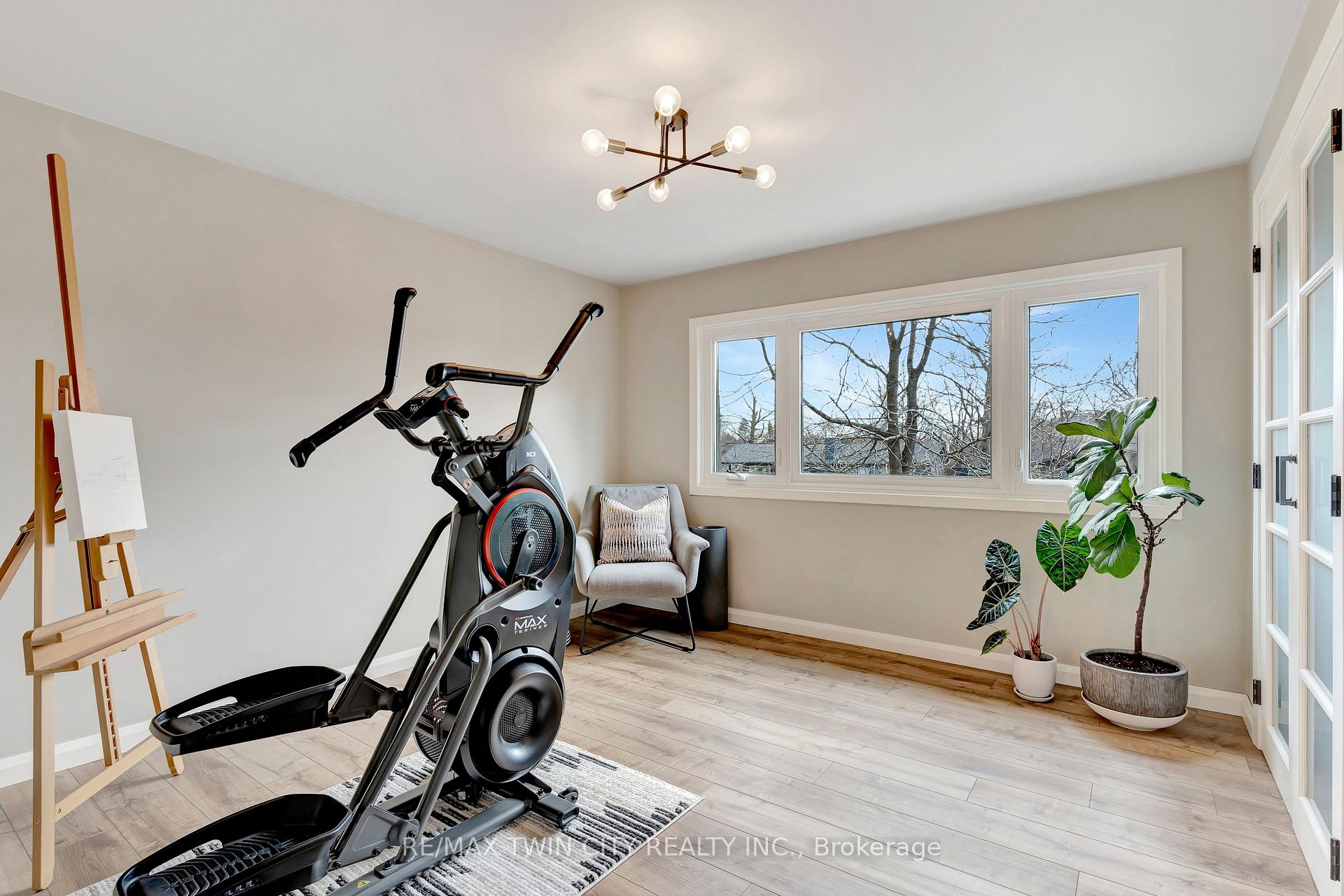 Photo 24 of 12 Farmbrook Place, Kitchener — HOMEH