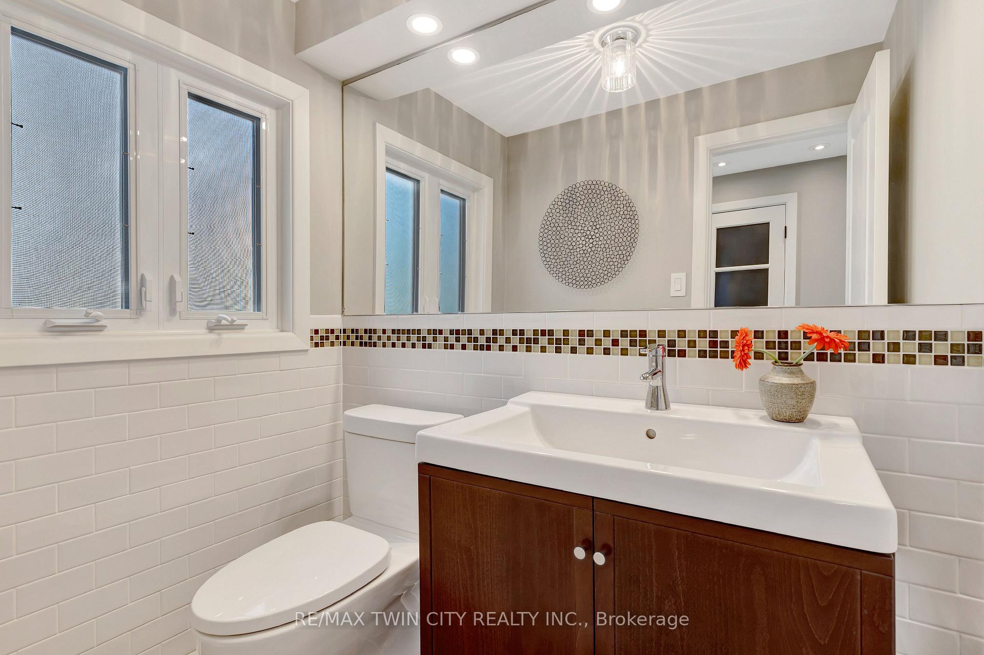 Photo 22 of 12 Farmbrook Place, Kitchener — HOMEH