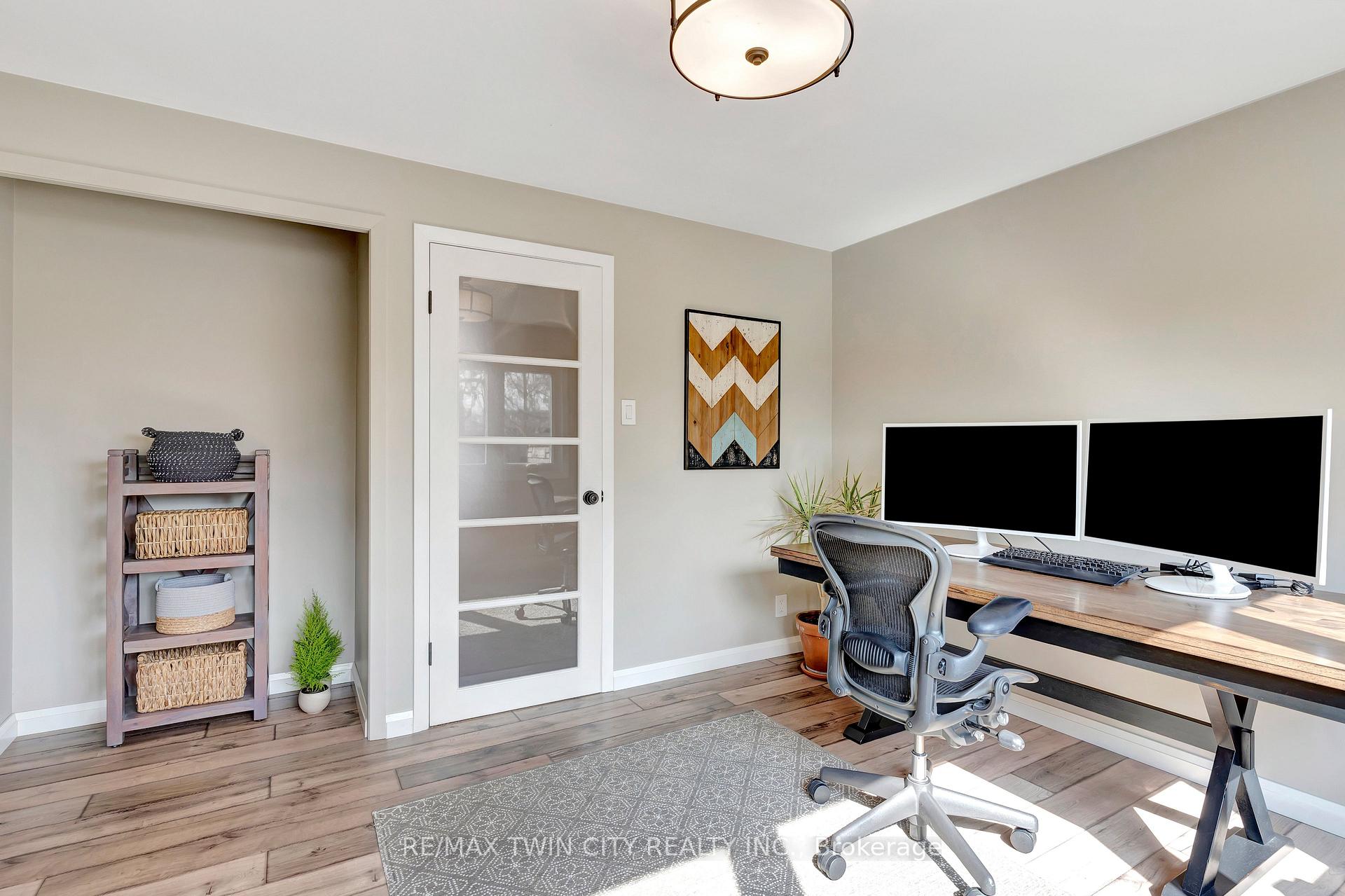 Photo 27 of 12 Farmbrook Place, Kitchener — HOMEH