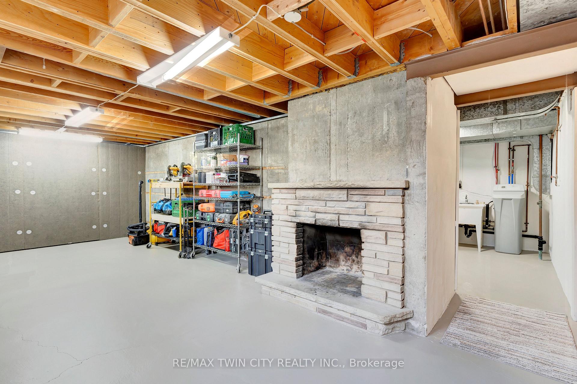Photo 38 of 12 Farmbrook Place, Kitchener — HOMEH