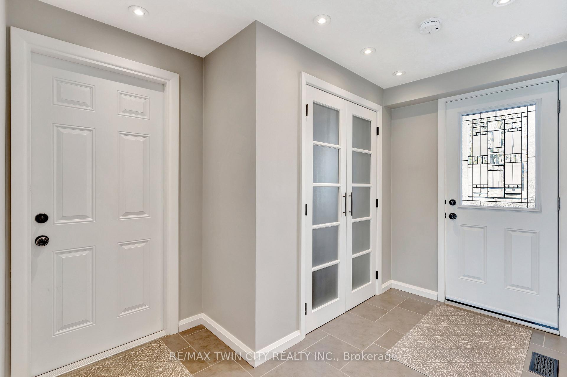 Photo 28 of 12 Farmbrook Place, Kitchener — HOMEH