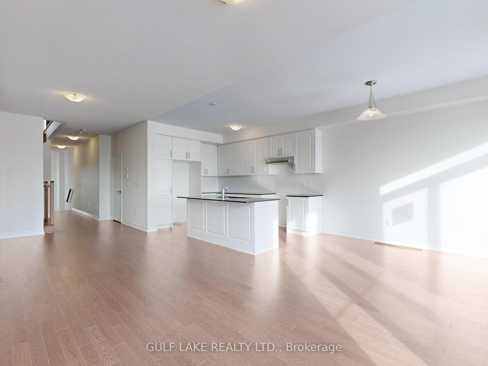 Photo 5 of 76 Phoenix Boulevard, Barrie, Rural Barrie Southeast — HOMEH