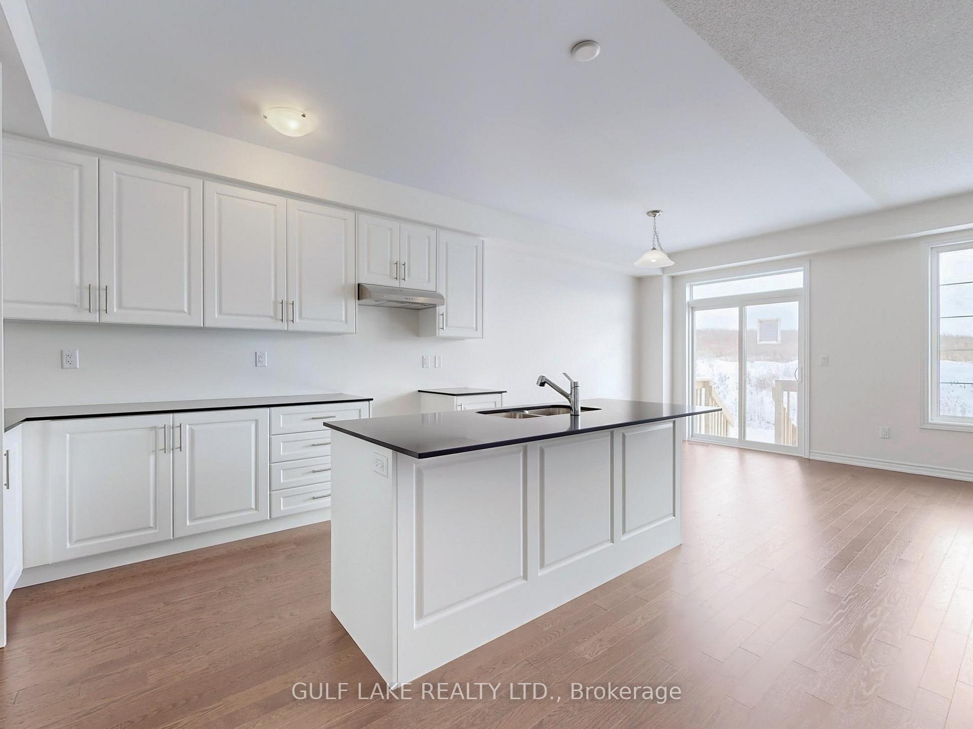 Photo 8 of 76 Phoenix Boulevard, Barrie, Rural Barrie Southeast — HOMEH