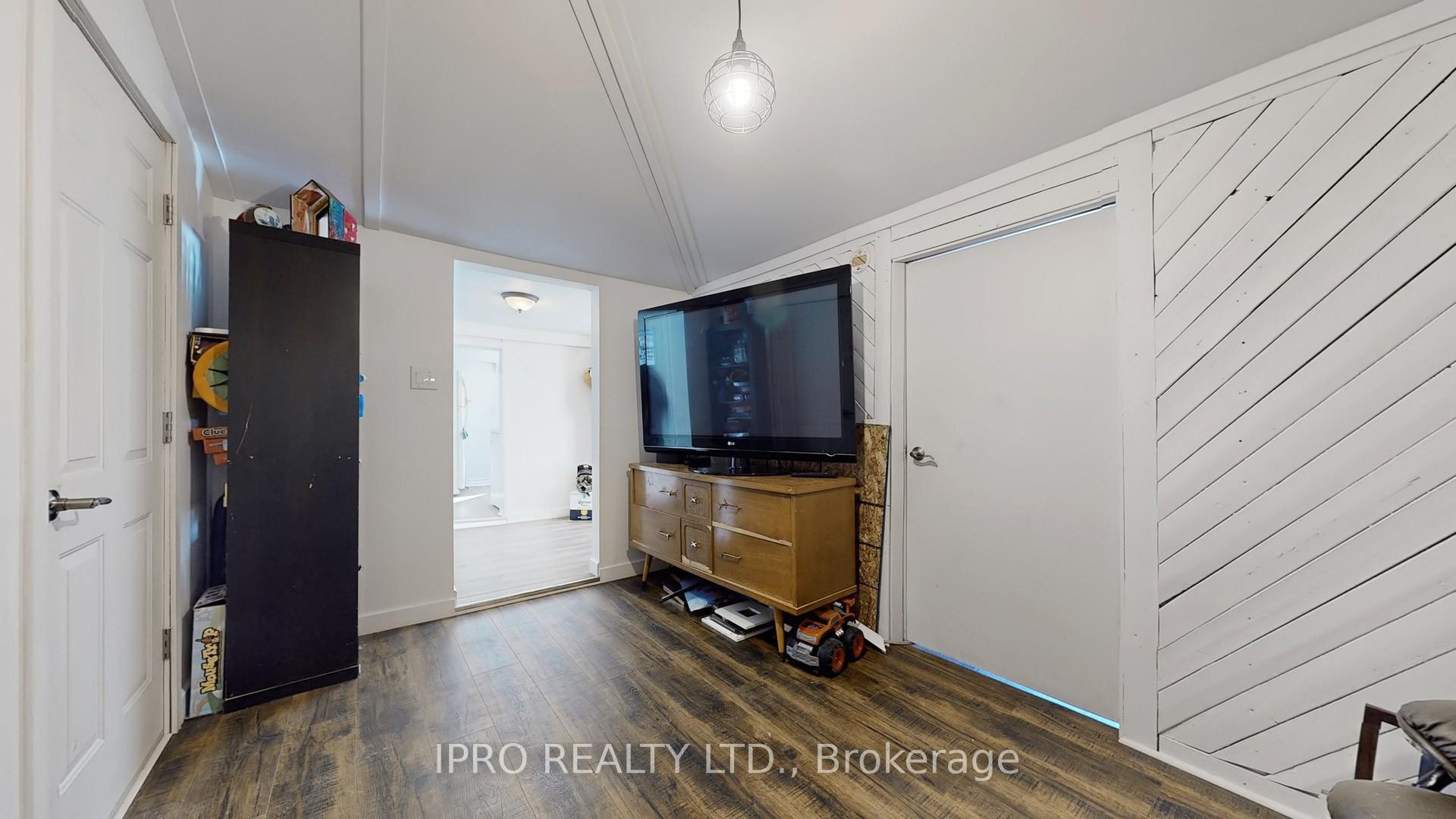 Photo 11 of 532 James Street, Brock, Beaverton — HOMEH