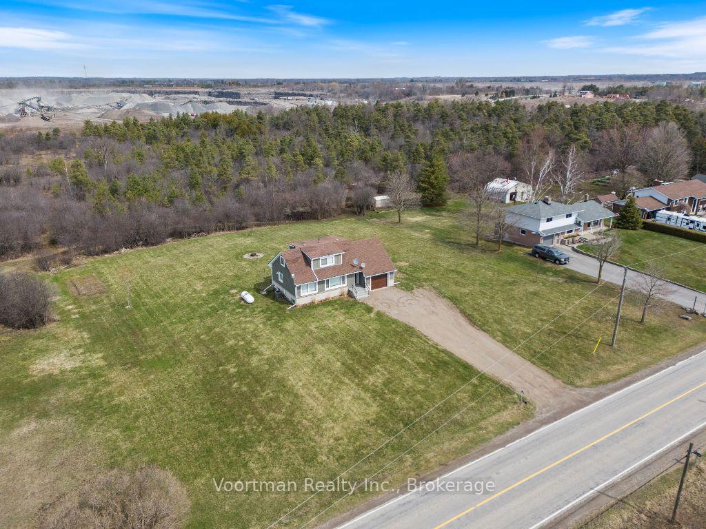 Photo 2 of 893 4th Concession Road W, Hamilton, Rural Flamborough — HOMEH