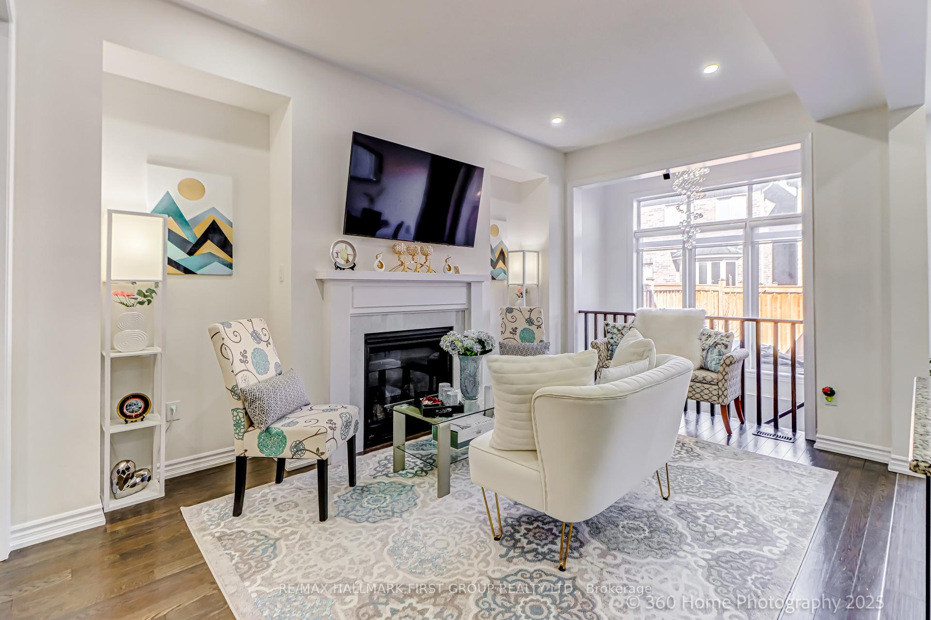 Photo 4 of 24 Coho Drive, Whitby, Lynde Creek — HOMEH