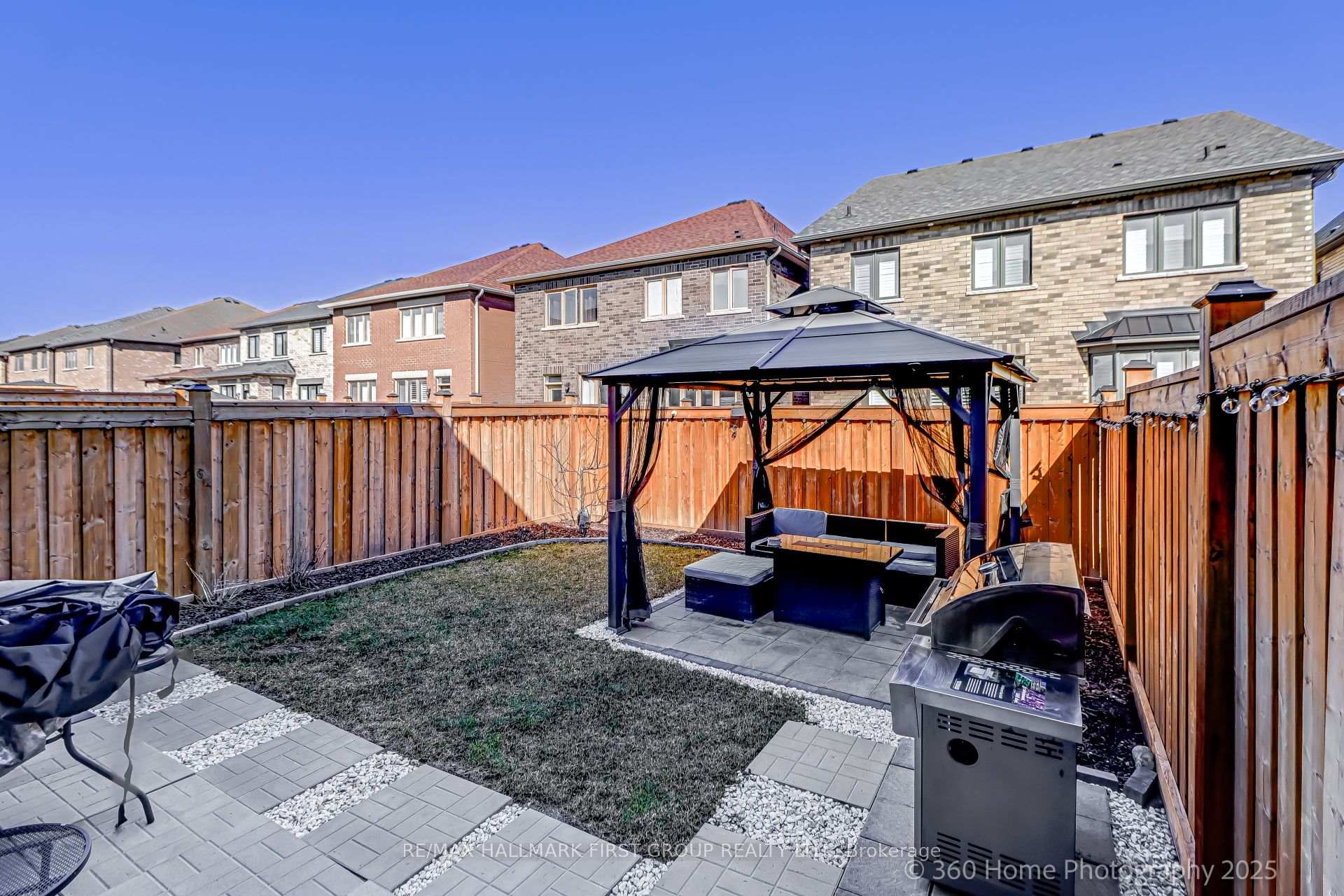 Photo 18 of 24 Coho Drive, Whitby, Lynde Creek — HOMEH
