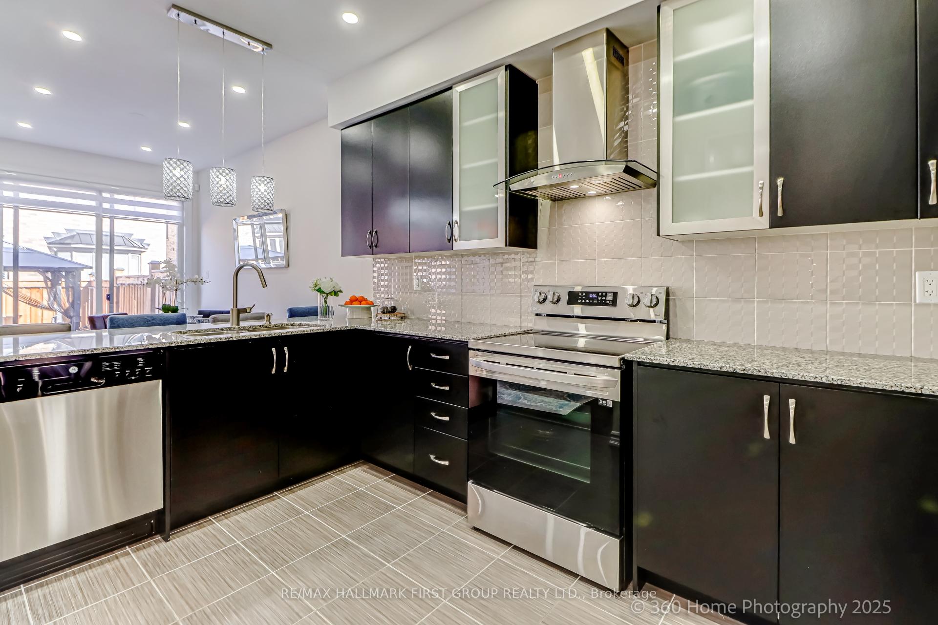 Photo 8 of 24 Coho Drive, Whitby, Lynde Creek — HOMEH