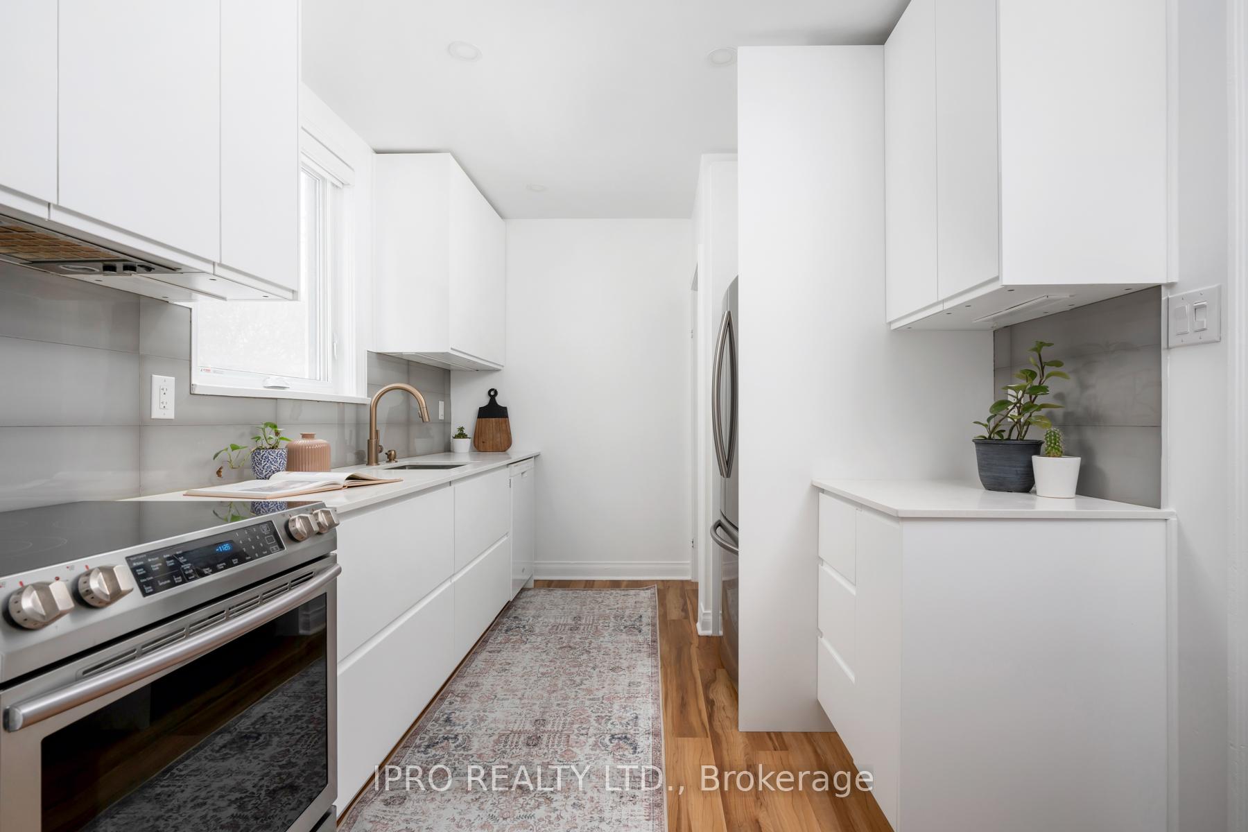 Photo 11 of 37 Holland Avenue, Toronto, O'Connor-Parkview — HOMEH
