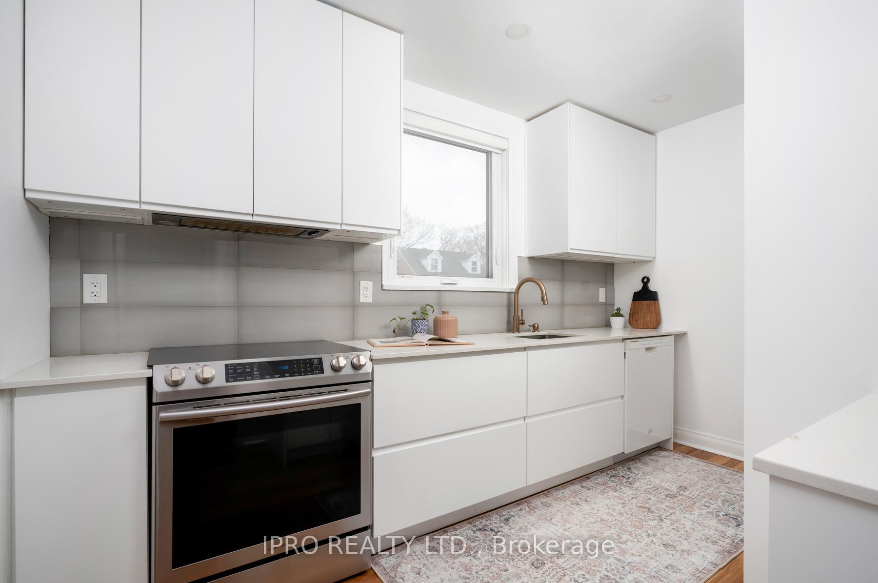 Photo 17 of 37 Holland Avenue, Toronto, O'Connor-Parkview — HOMEH