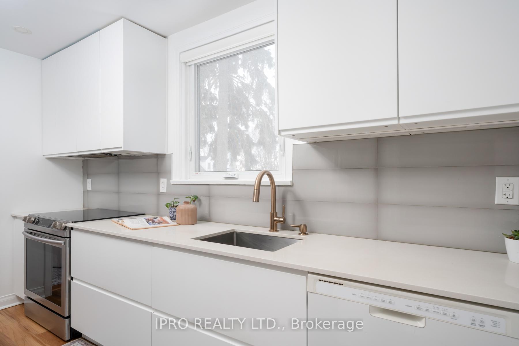 Photo 15 of 37 Holland Avenue, Toronto, O'Connor-Parkview — HOMEH