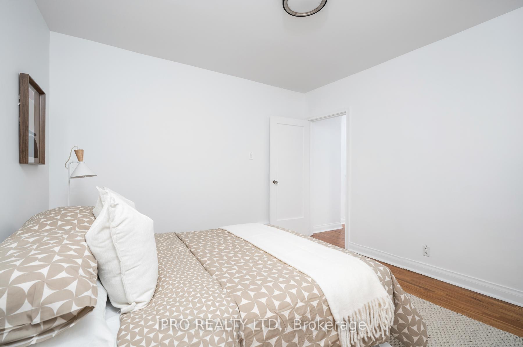 Photo 22 of 37 Holland Avenue, Toronto, O'Connor-Parkview — HOMEH