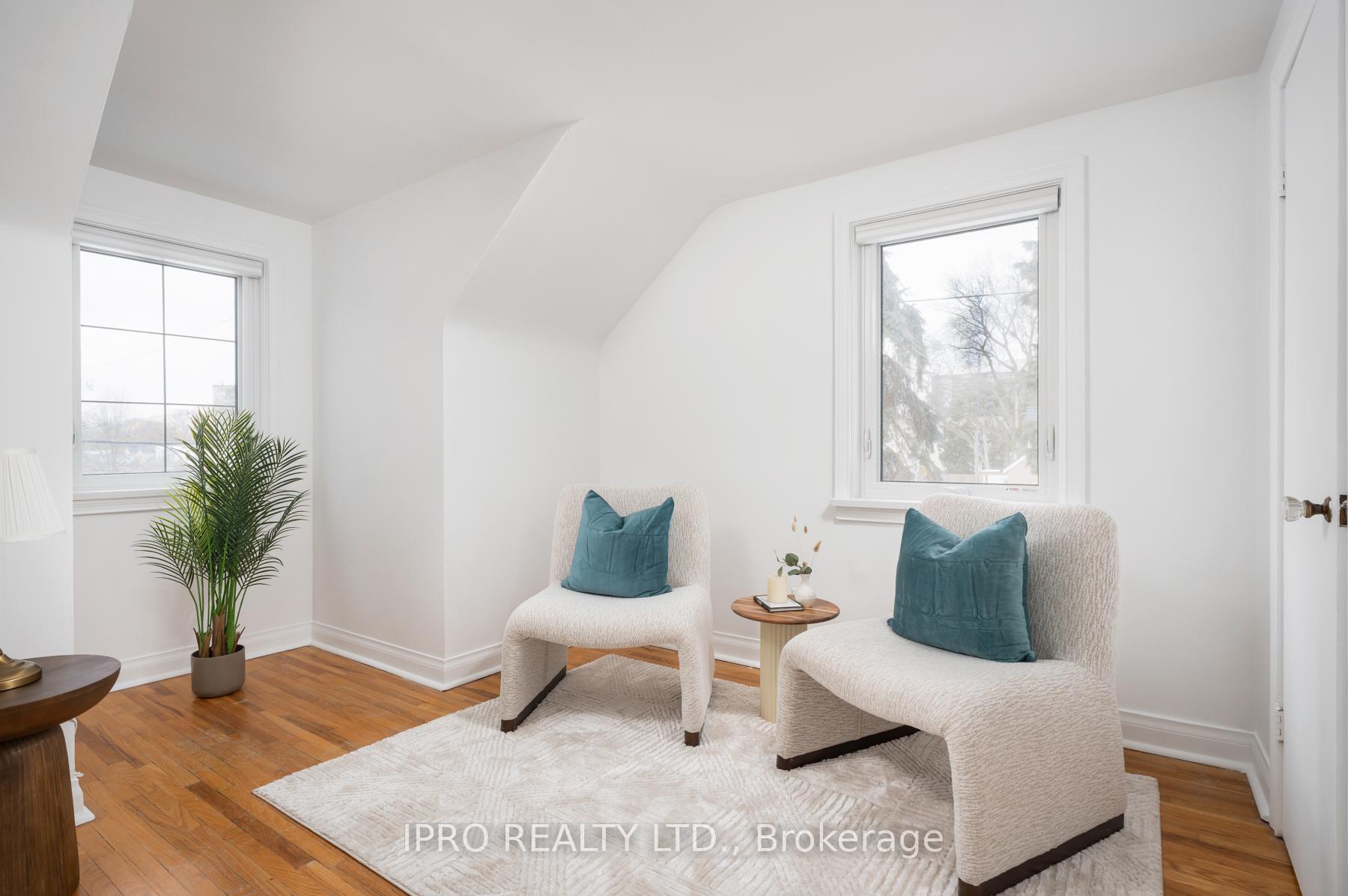 Photo 25 of 37 Holland Avenue, Toronto, O'Connor-Parkview — HOMEH
