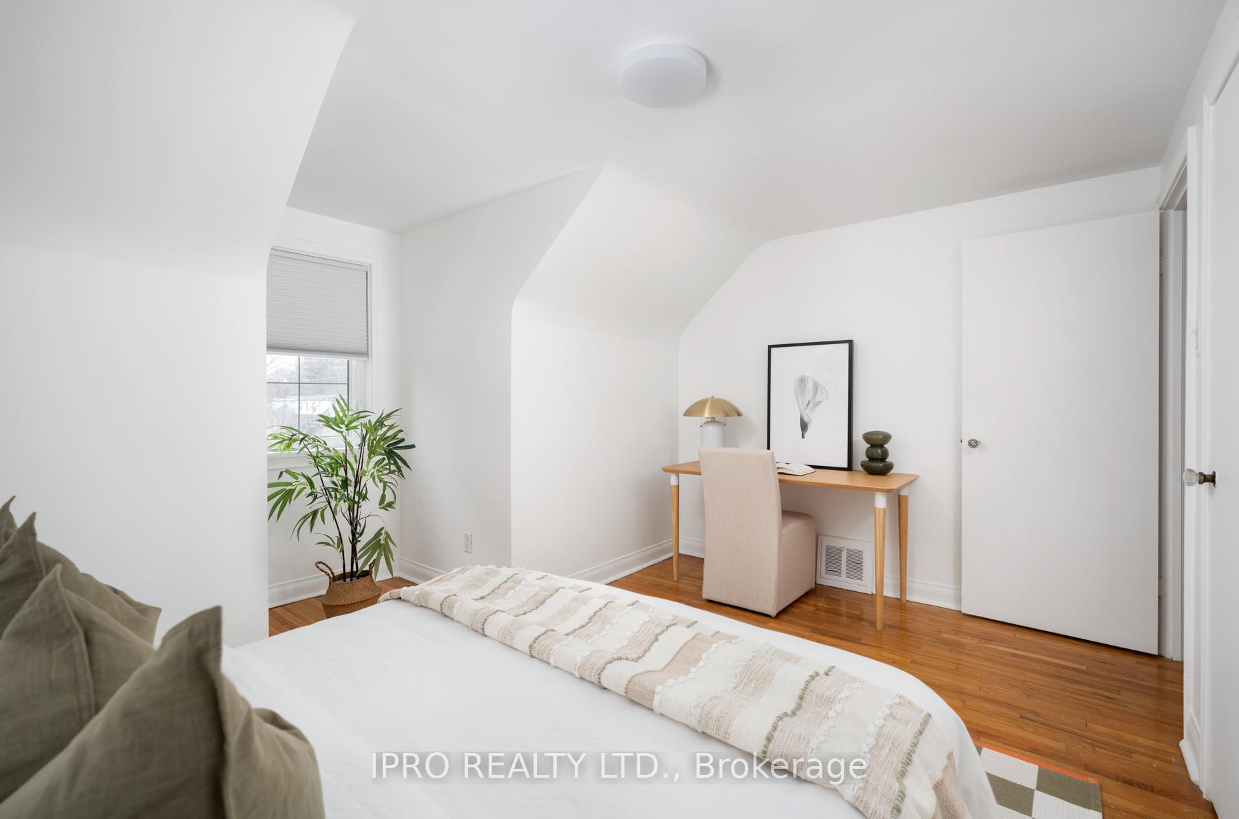 Photo 30 of 37 Holland Avenue, Toronto, O'Connor-Parkview — HOMEH