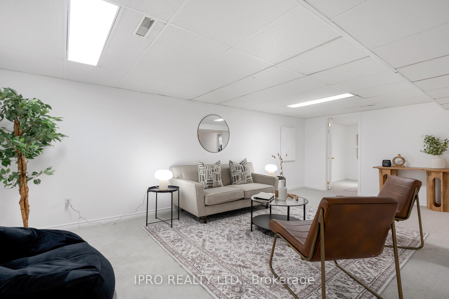 Photo 35 of 37 Holland Avenue, Toronto, O'Connor-Parkview — HOMEH