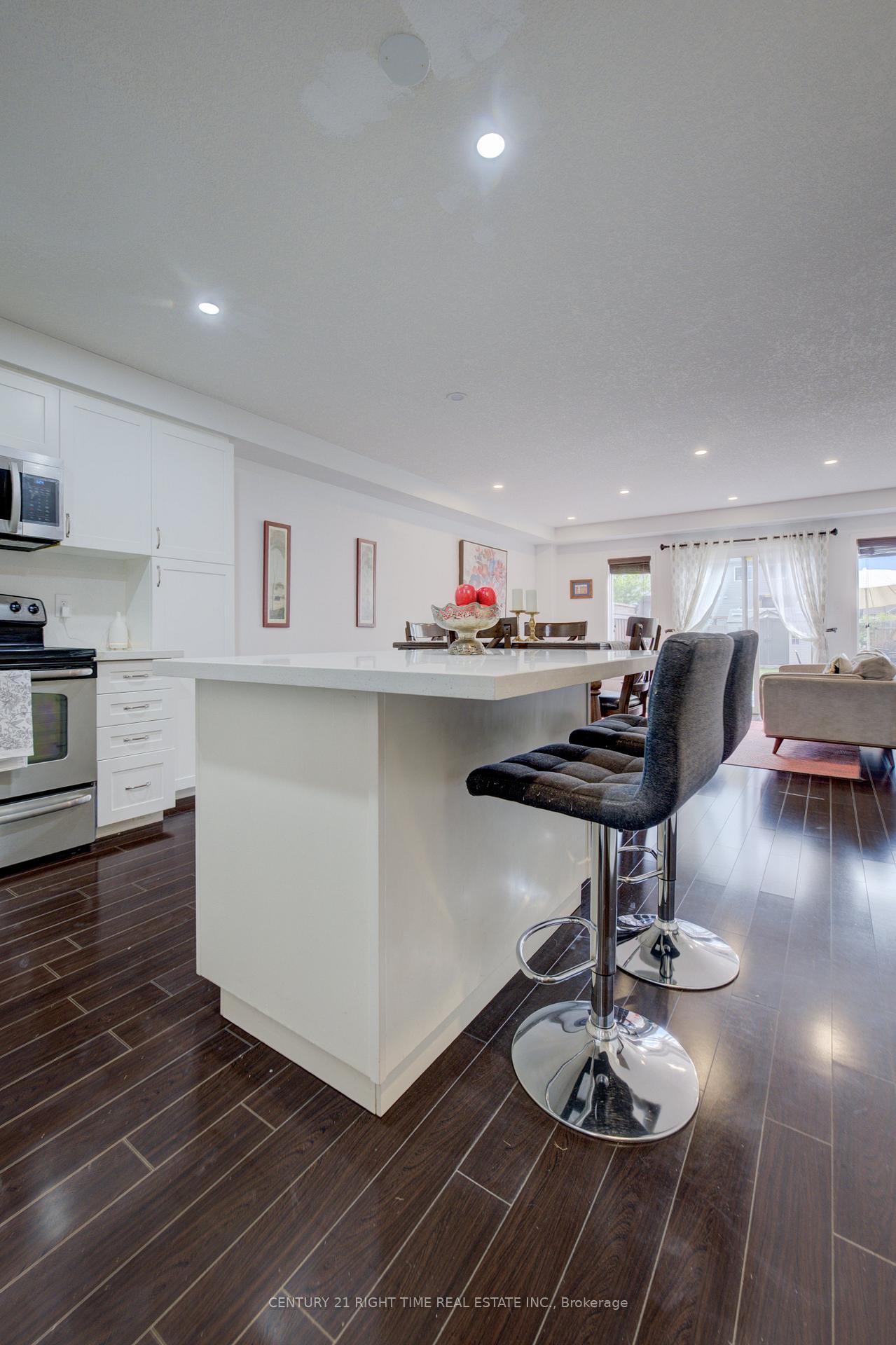 Photo 10 of 13 Machado Street, Kitchener — HOMEH