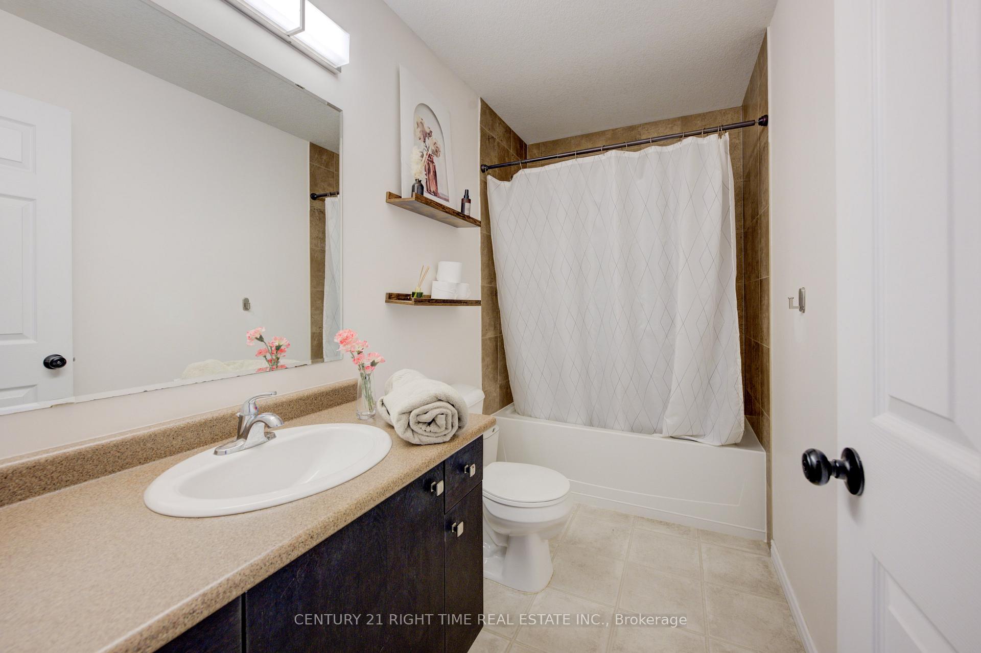 Photo 18 of 13 Machado Street, Kitchener — HOMEH