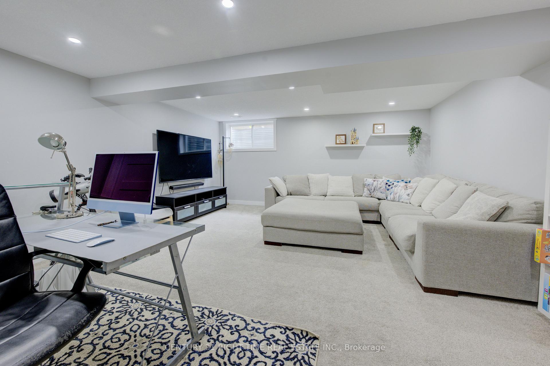 Photo 26 of 13 Machado Street, Kitchener — HOMEH