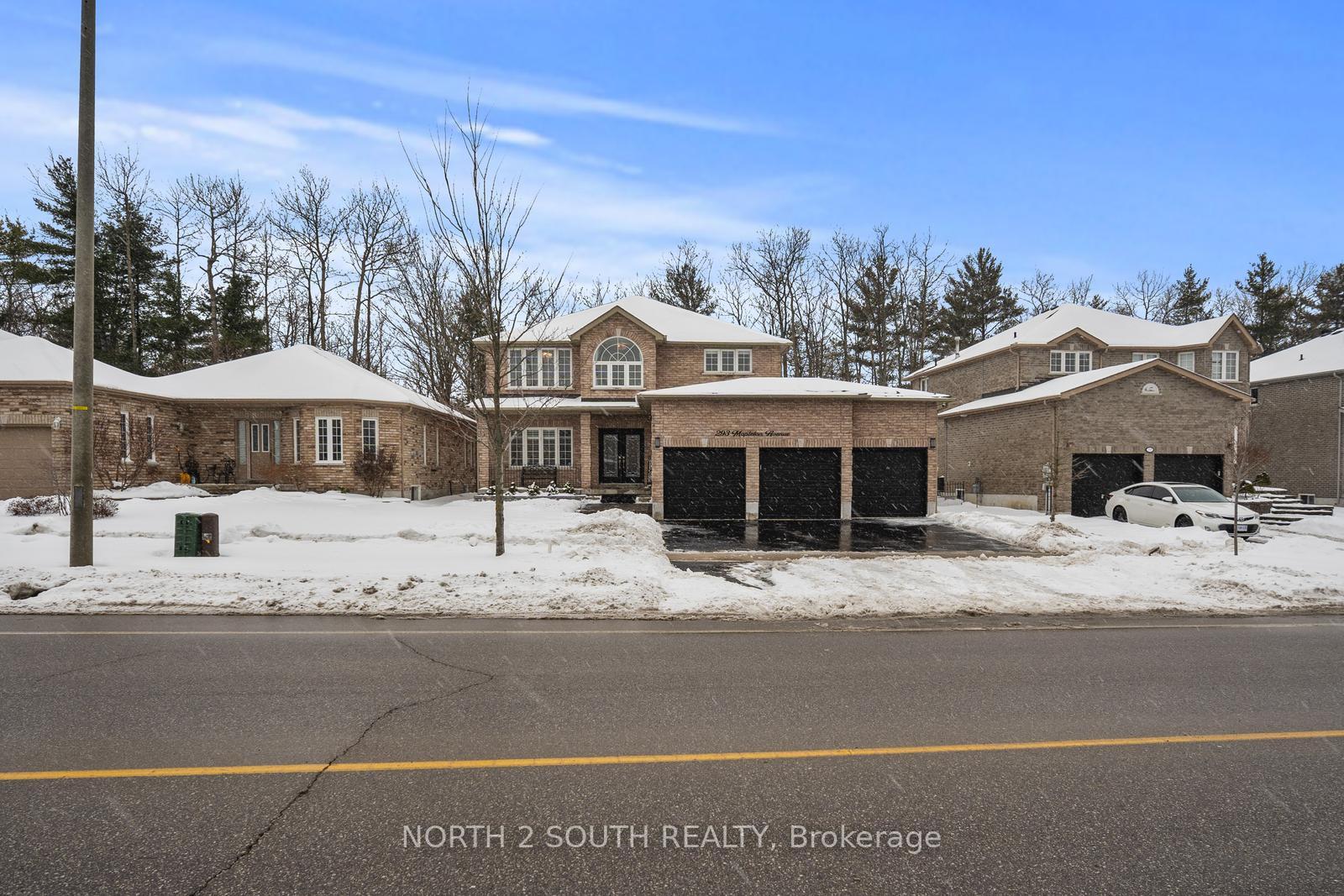 Photo 3 of 293 Mapleton Avenue, Barrie, Holly — HOMEH