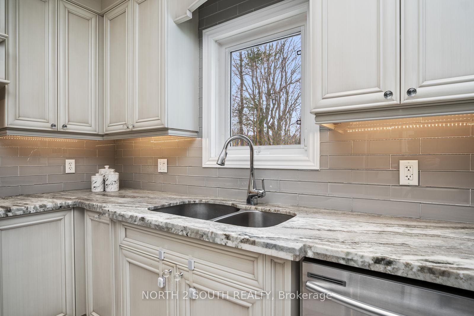 Photo 8 of 293 Mapleton Avenue, Barrie, Holly — HOMEH