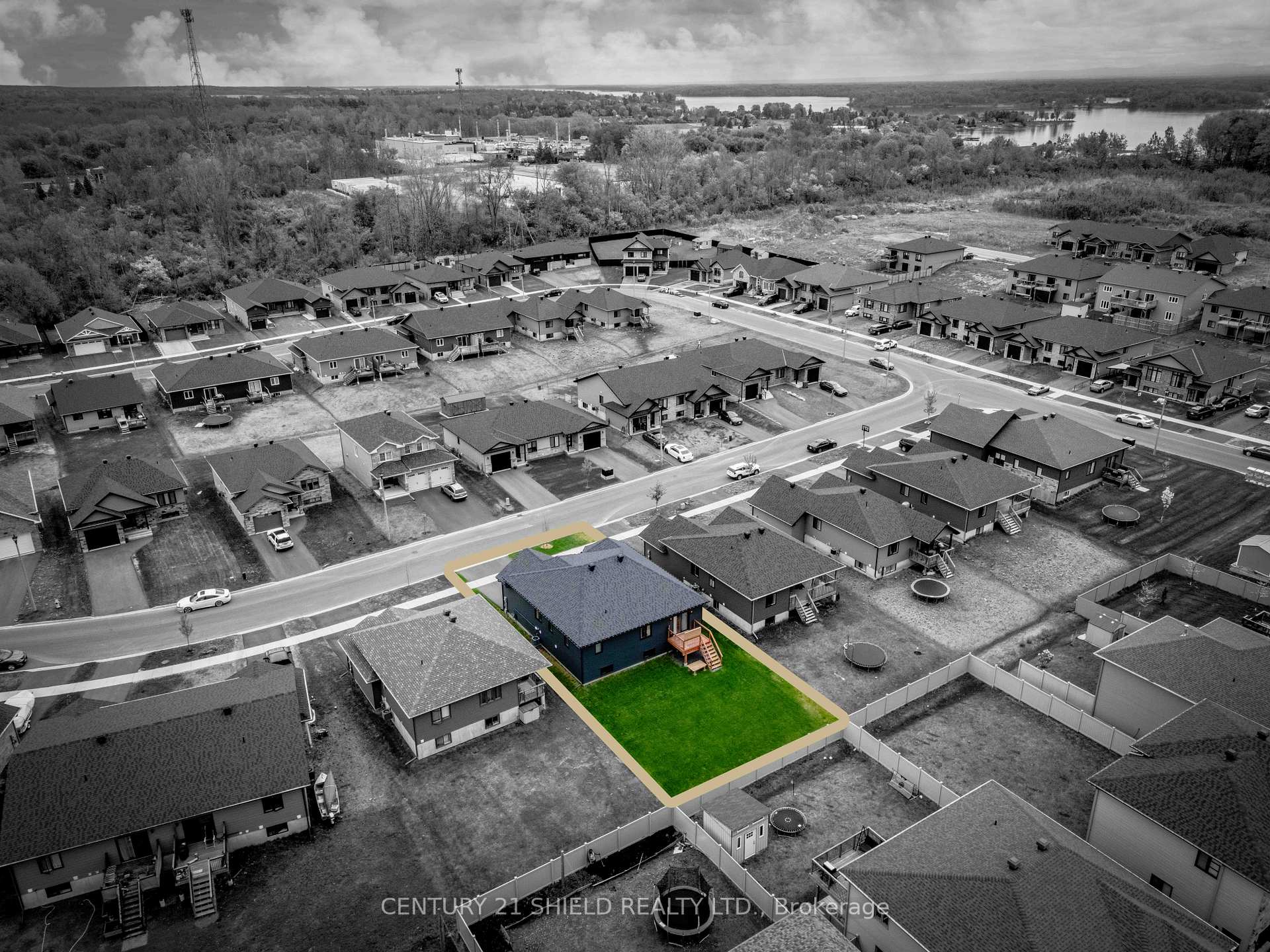 Photo 11 of 256 Gillis Avenue, Cornwall — HOMEH