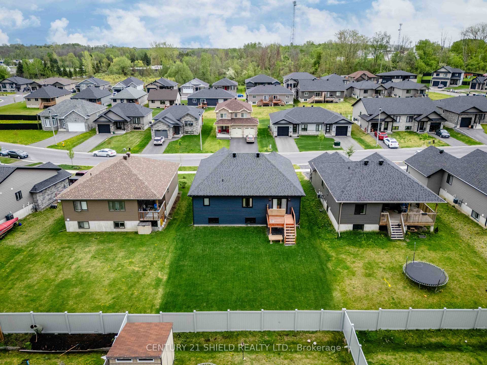 Photo 34 of 256 Gillis Avenue, Cornwall — HOMEH