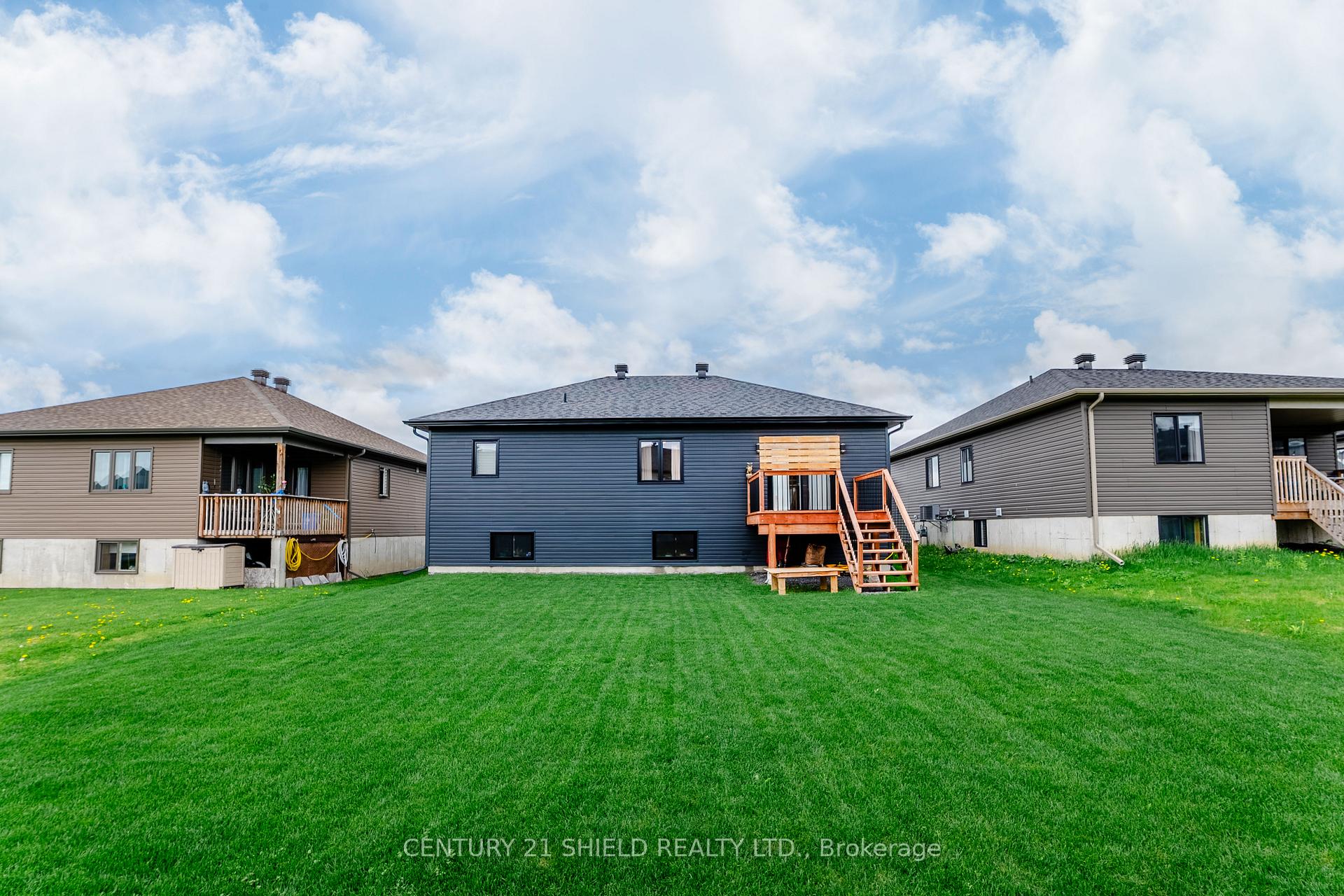 Photo 8 of 256 Gillis Avenue, Cornwall — HOMEH