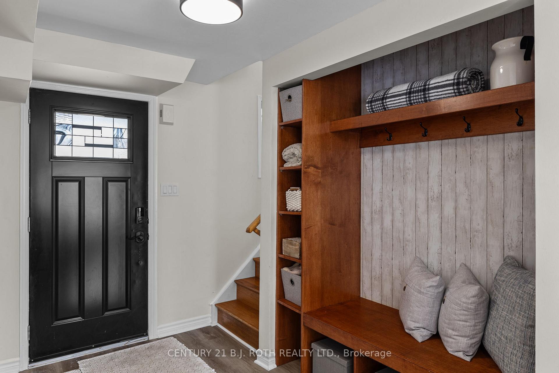 Photo 2 of Unit 2, 38 Kenwell Crescent, Barrie, Holly — HOMEH
