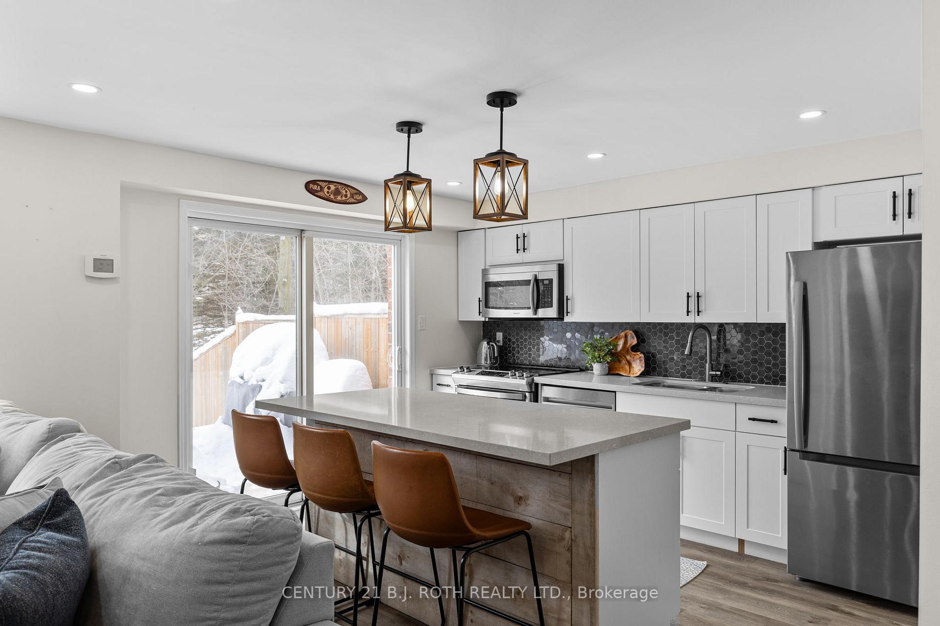Photo 4 of Unit 2, 38 Kenwell Crescent, Barrie, Holly — HOMEH