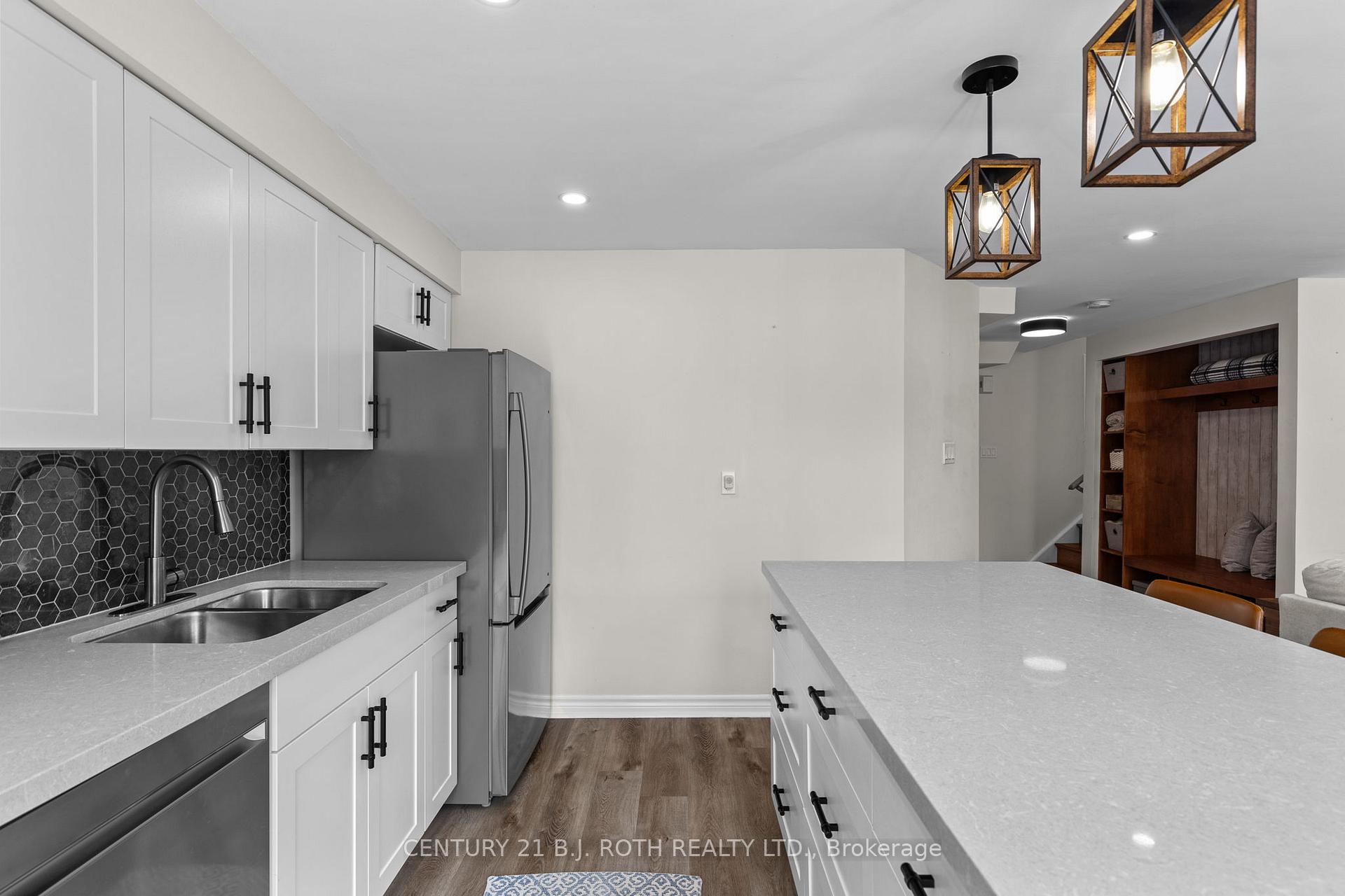 Photo 5 of Unit 2, 38 Kenwell Crescent, Barrie, Holly — HOMEH