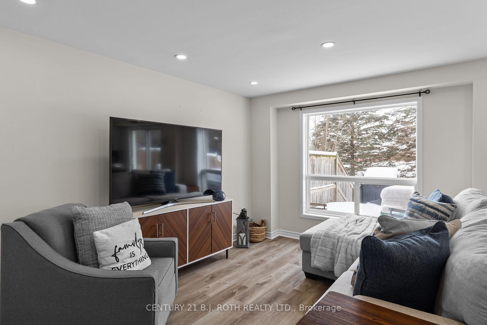 Photo 3 of Unit 2, 38 Kenwell Crescent, Barrie, Holly — HOMEH