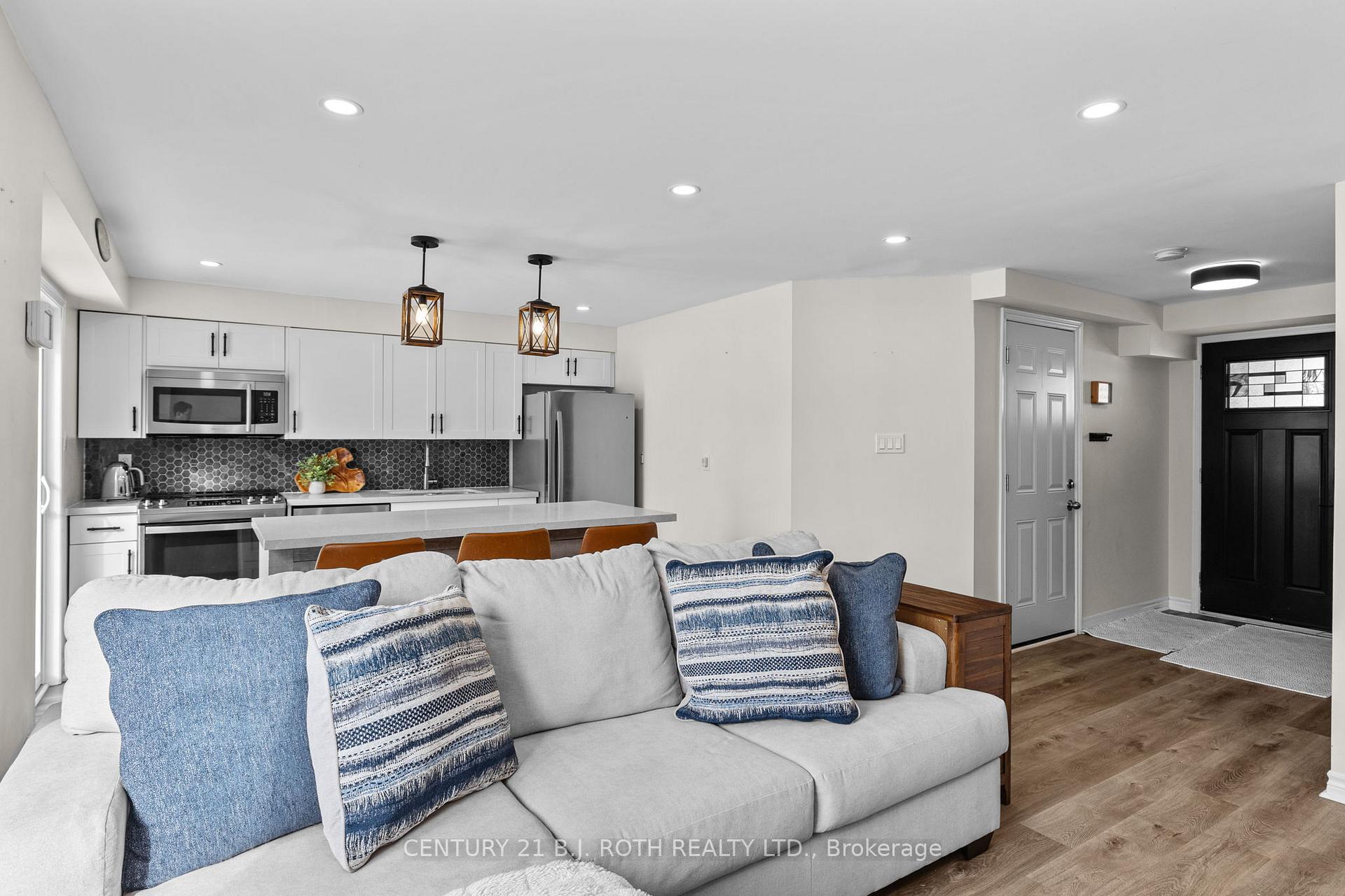 Photo 8 of Unit 2, 38 Kenwell Crescent, Barrie, Holly — HOMEH
