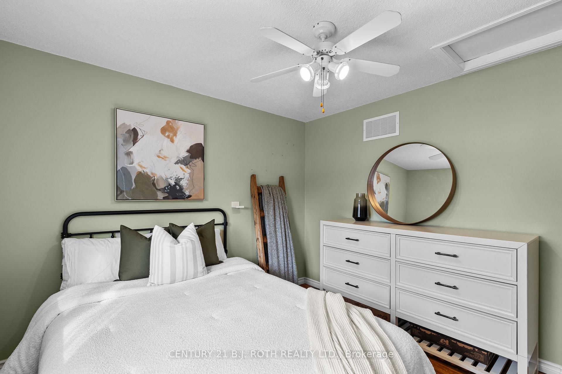 Photo 19 of Unit 2, 38 Kenwell Crescent, Barrie, Holly — HOMEH
