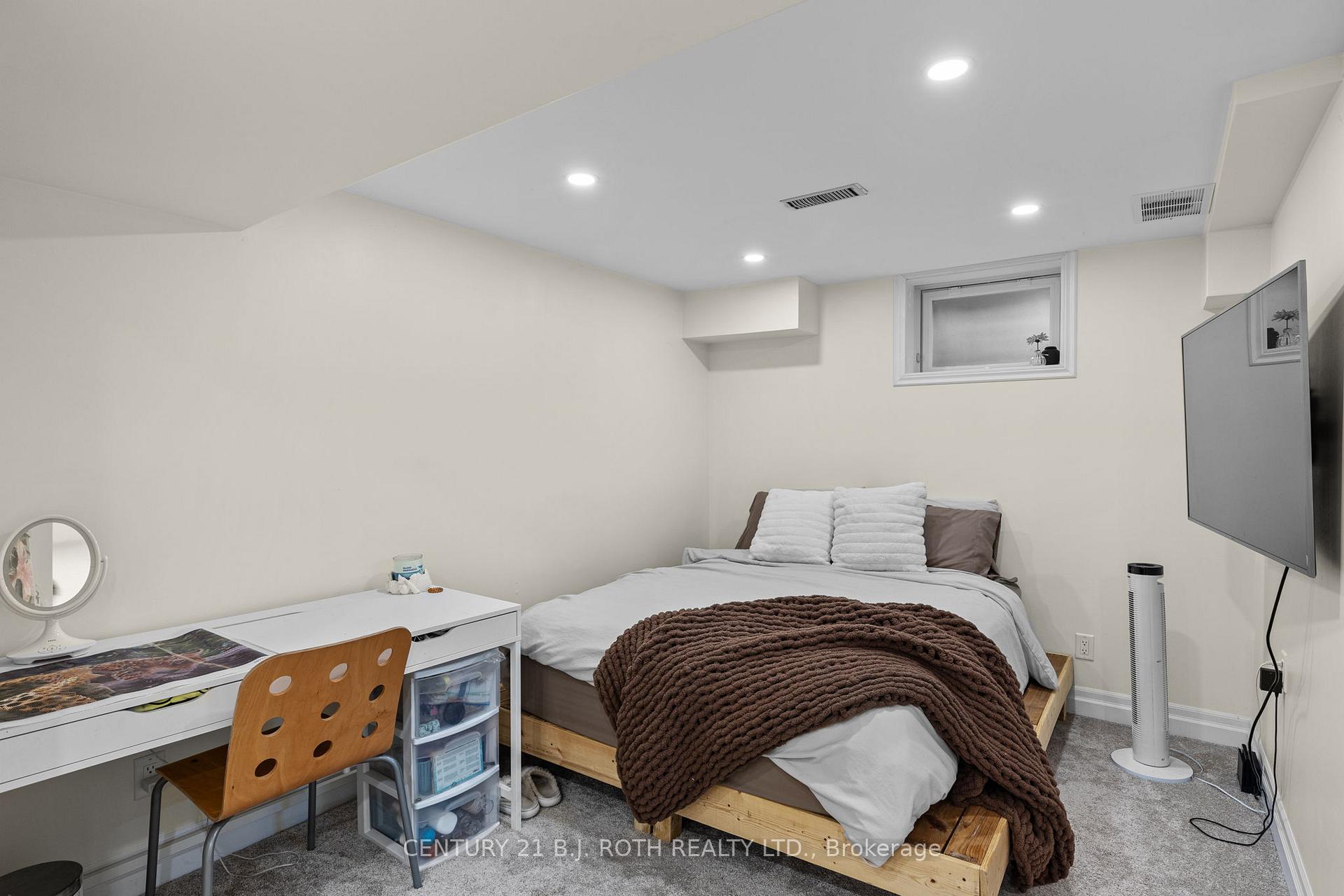 Photo 21 of Unit 2, 38 Kenwell Crescent, Barrie, Holly — HOMEH