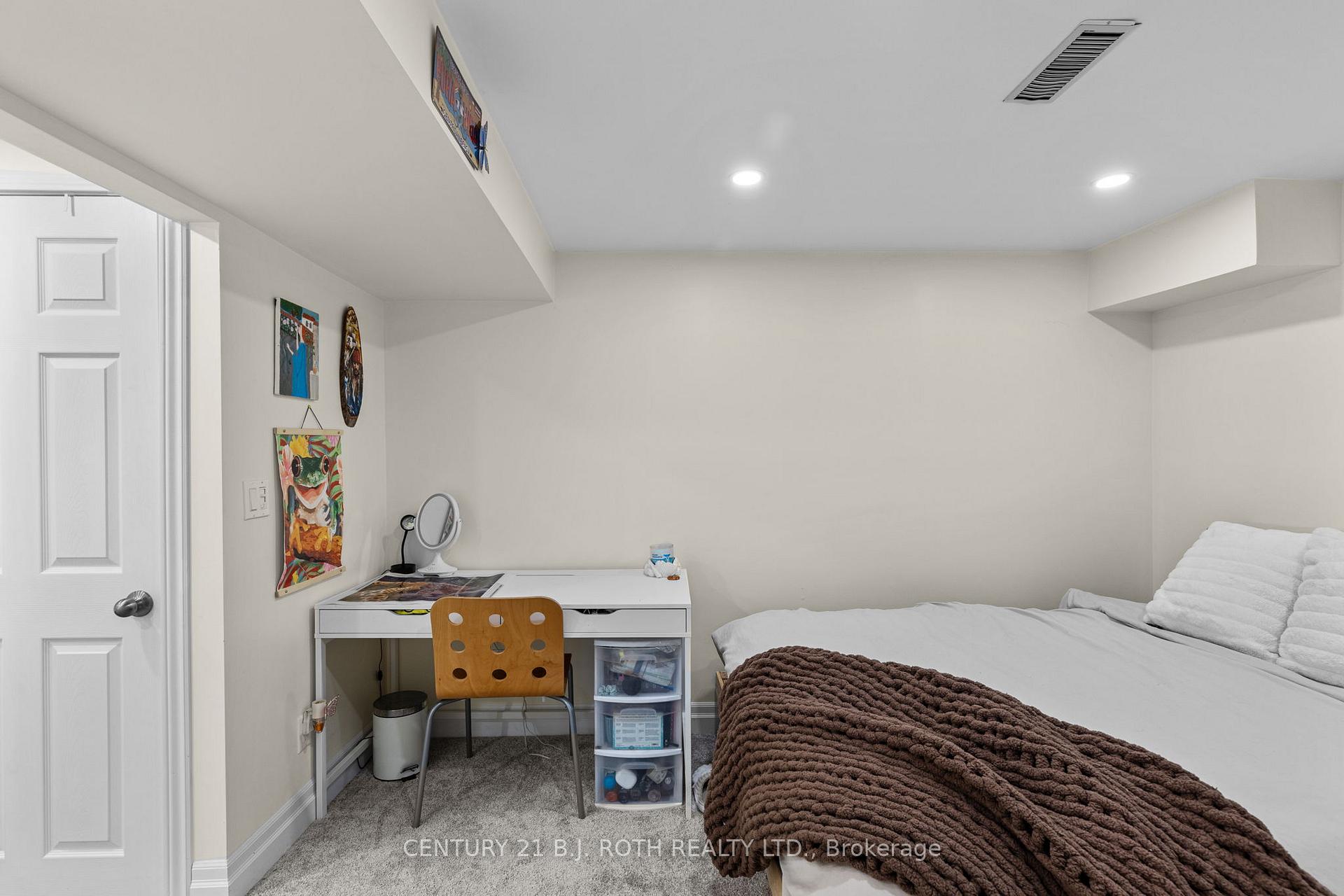 Photo 10 of Unit 2, 38 Kenwell Crescent, Barrie, Holly — HOMEH