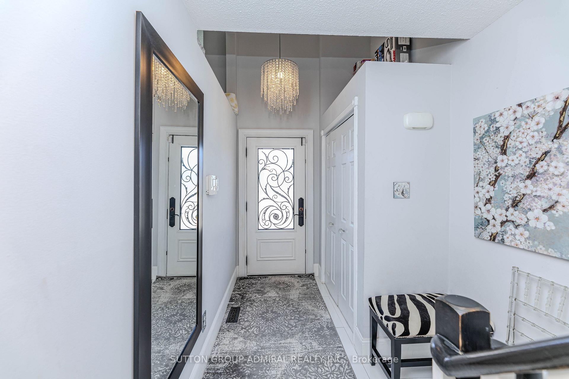 Photo 3 of 199 Kelso Crescent, Vaughan, Maple — HOMEH