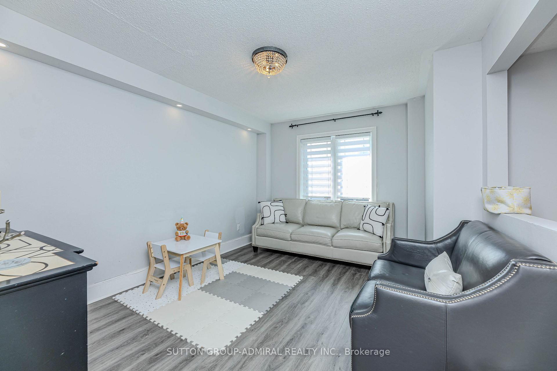 Photo 28 of 199 Kelso Crescent, Vaughan, Maple — HOMEH