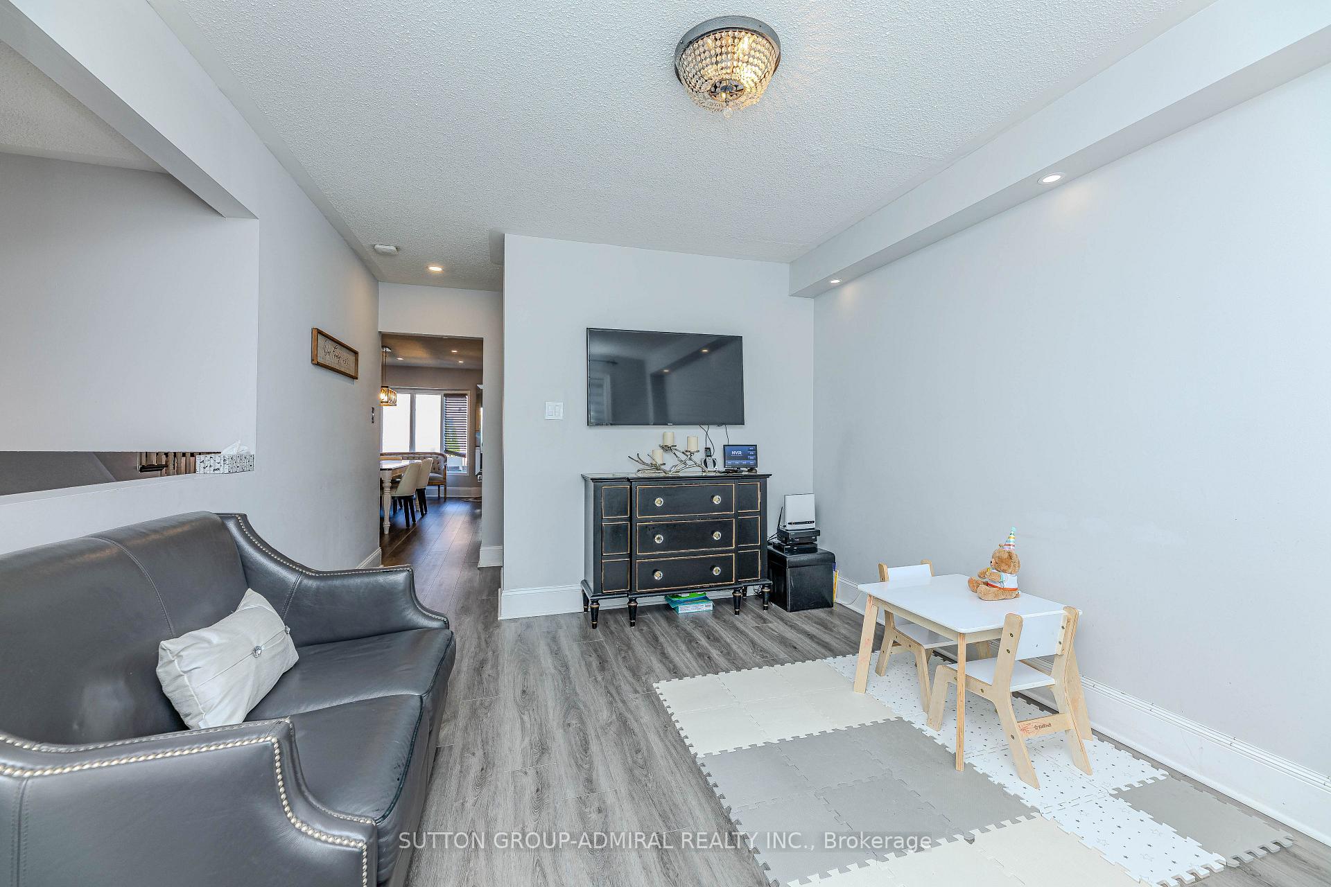Photo 27 of 199 Kelso Crescent, Vaughan, Maple — HOMEH