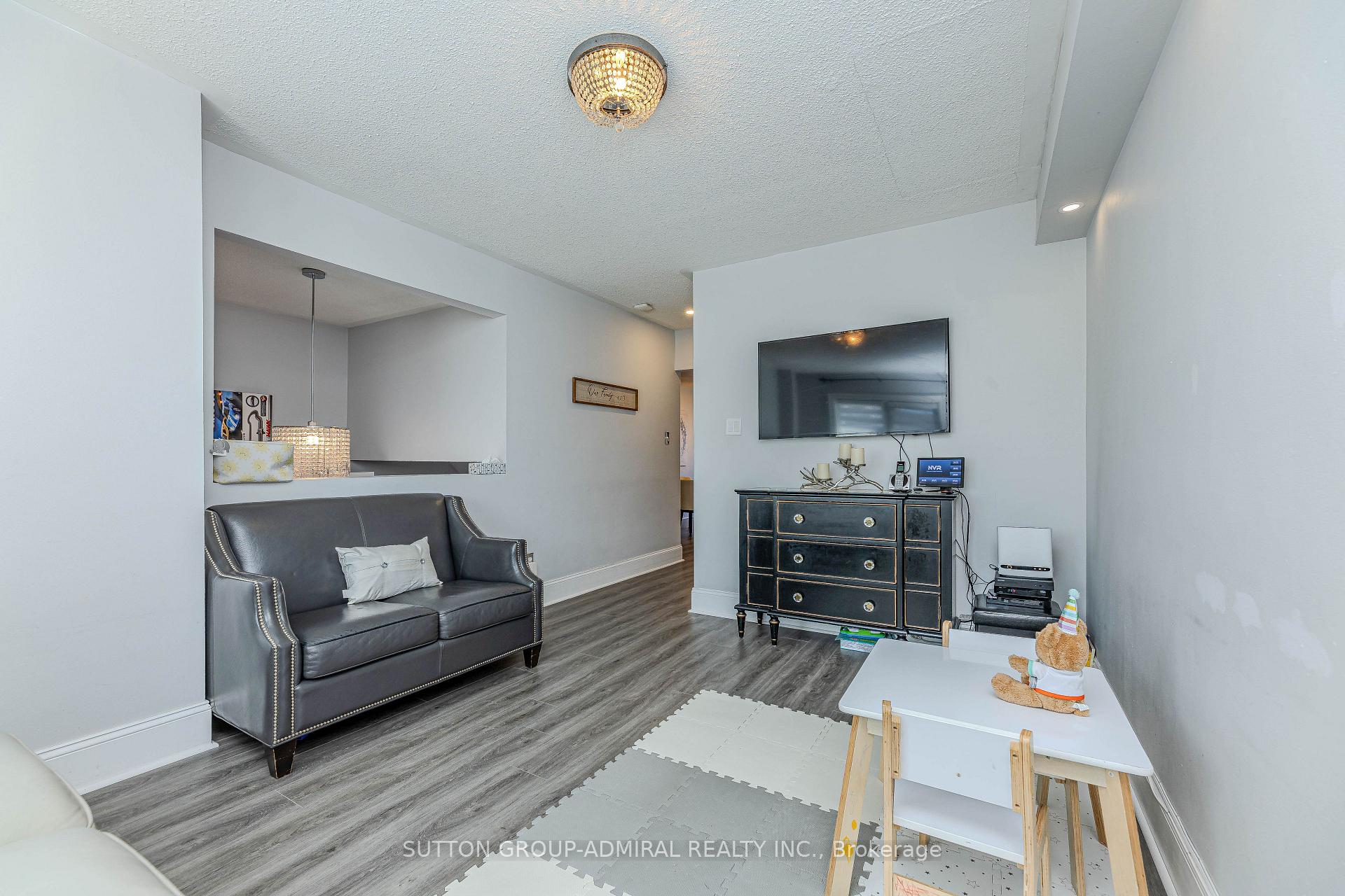 Photo 26 of 199 Kelso Crescent, Vaughan, Maple — HOMEH