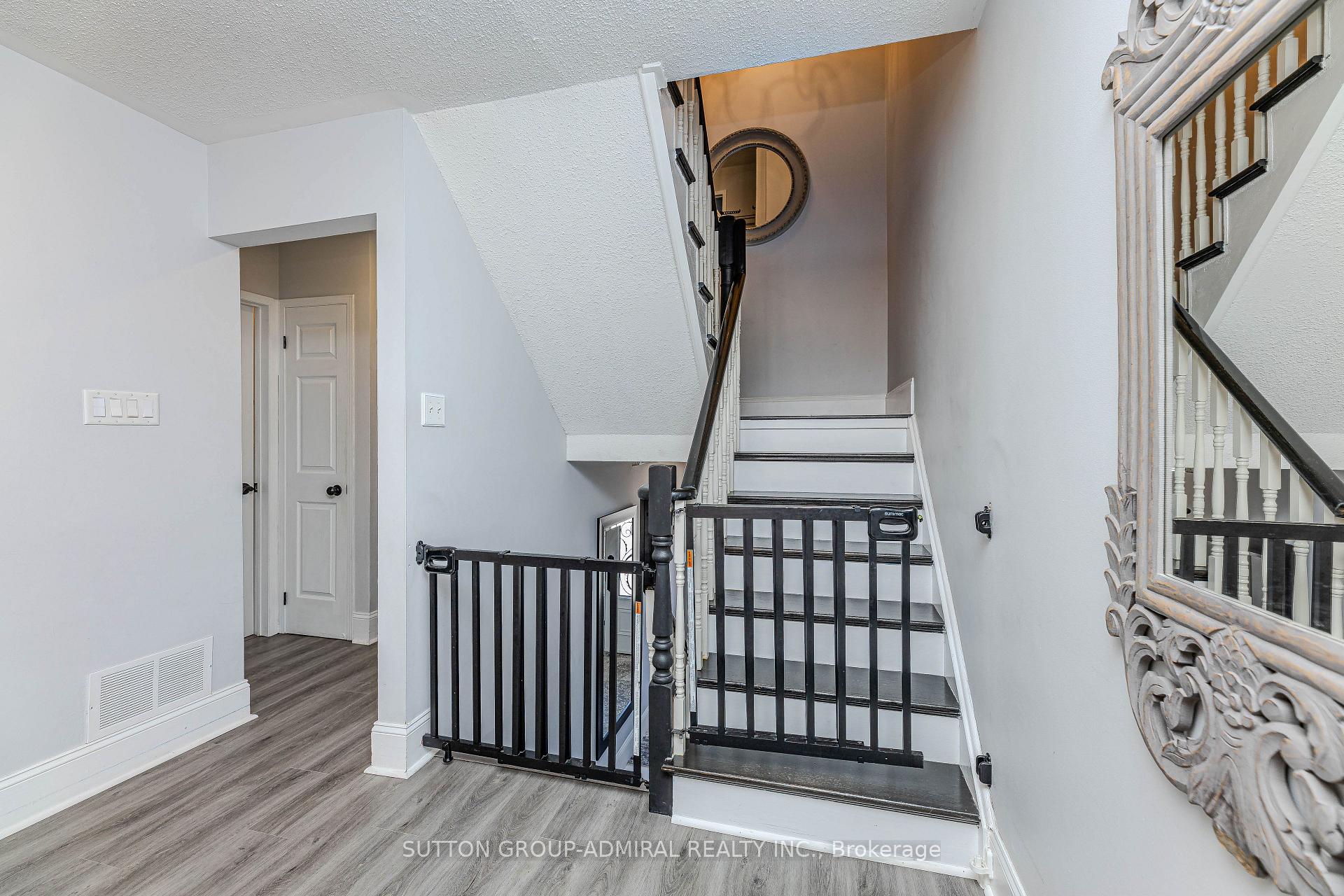 Photo 12 of 199 Kelso Crescent, Vaughan, Maple — HOMEH