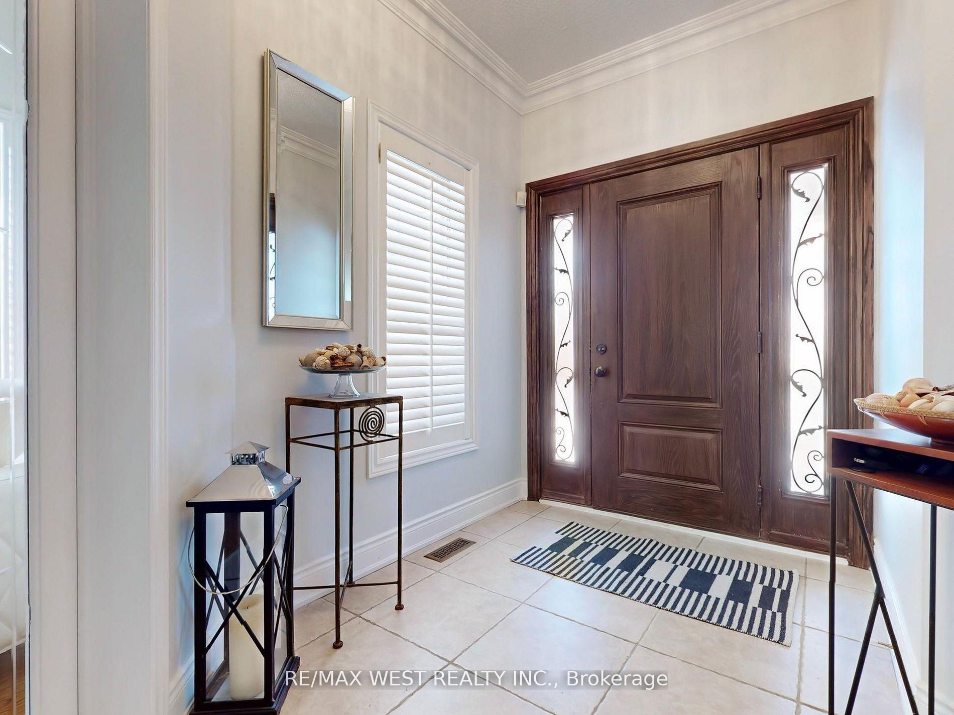 Photo 2 of 61 Sgotto Boulevard, Vaughan, Sonoma Heights — HOMEH