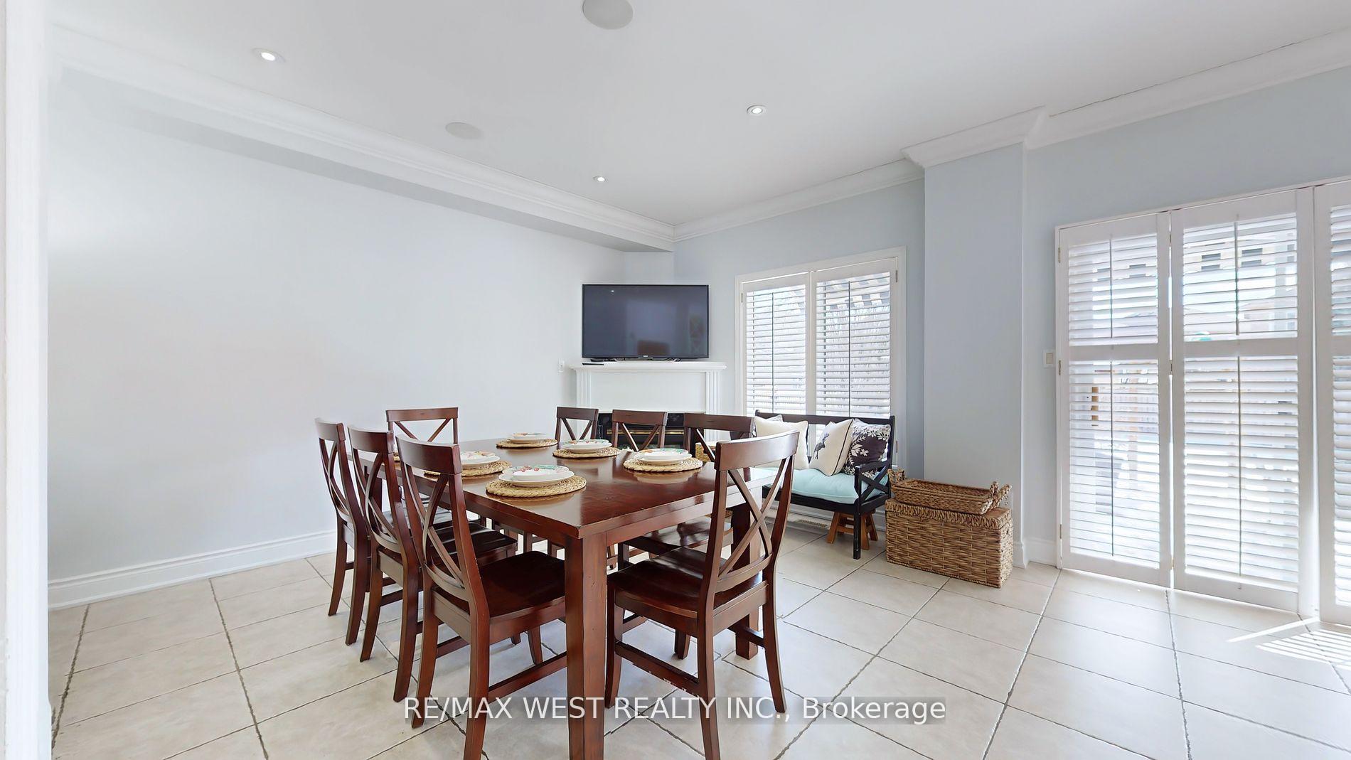 Photo 3 of 61 Sgotto Boulevard, Vaughan, Sonoma Heights — HOMEH