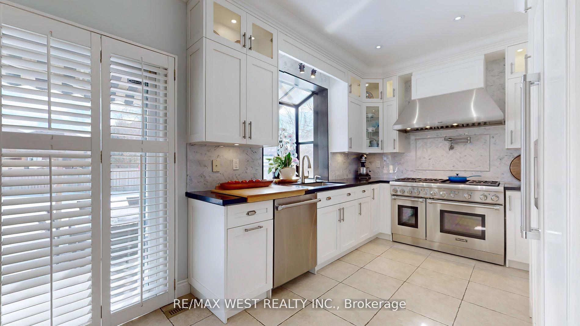 Photo 7 of 61 Sgotto Boulevard, Vaughan, Sonoma Heights — HOMEH