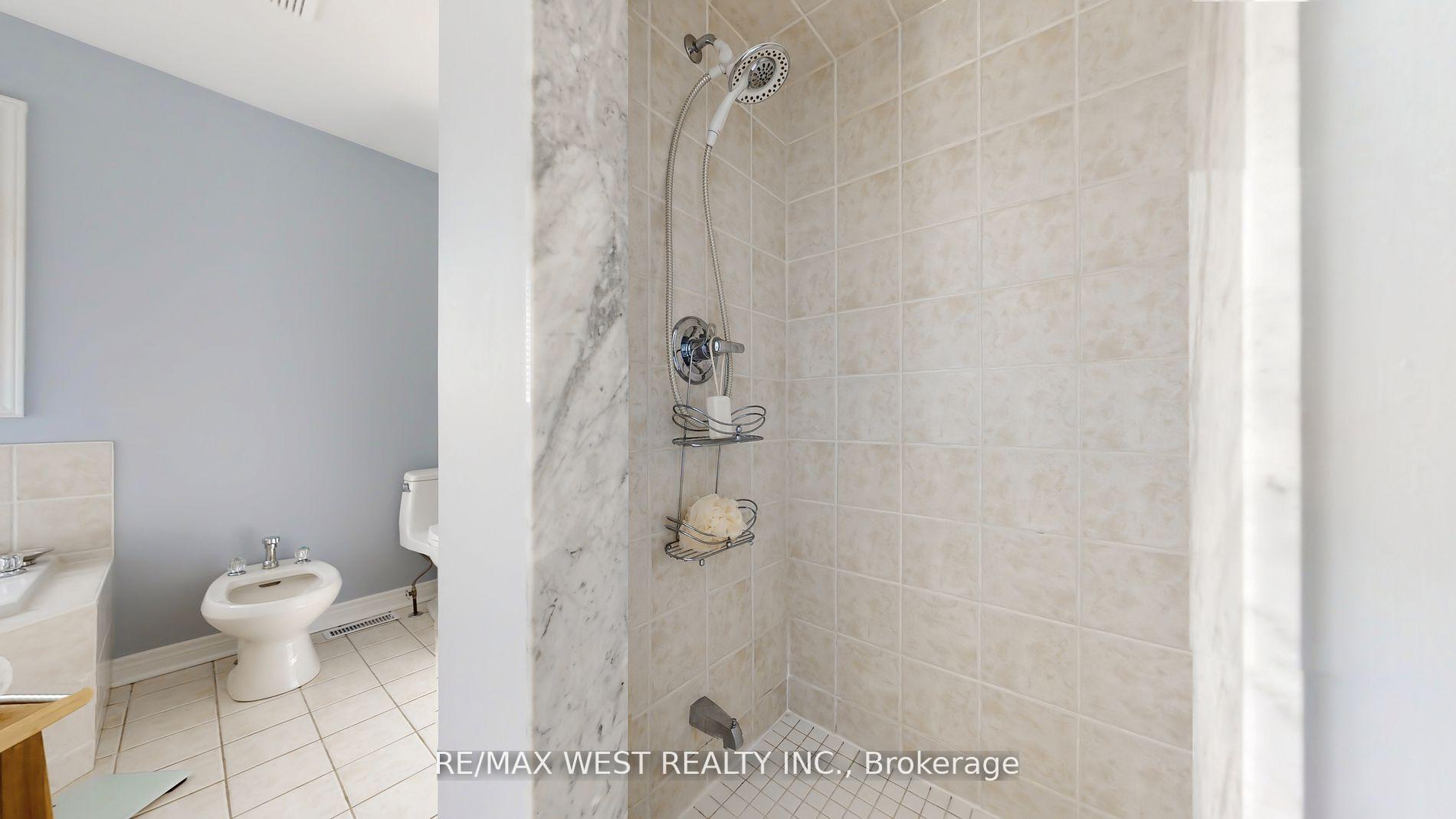 Photo 12 of 61 Sgotto Boulevard, Vaughan, Sonoma Heights — HOMEH
