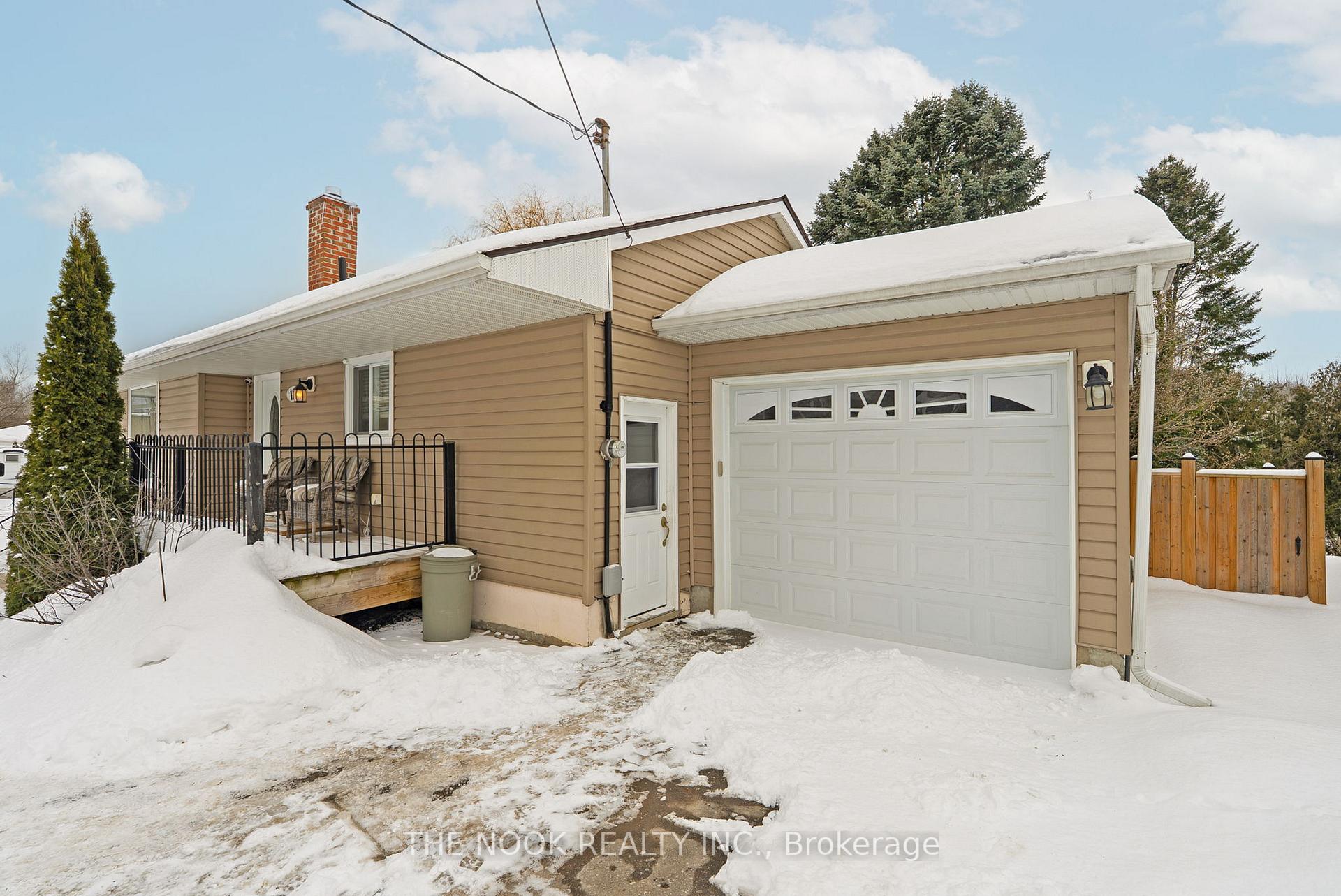 Photo 2 of 116 Baldwin Street, Clarington, Newcastle — HOMEH
