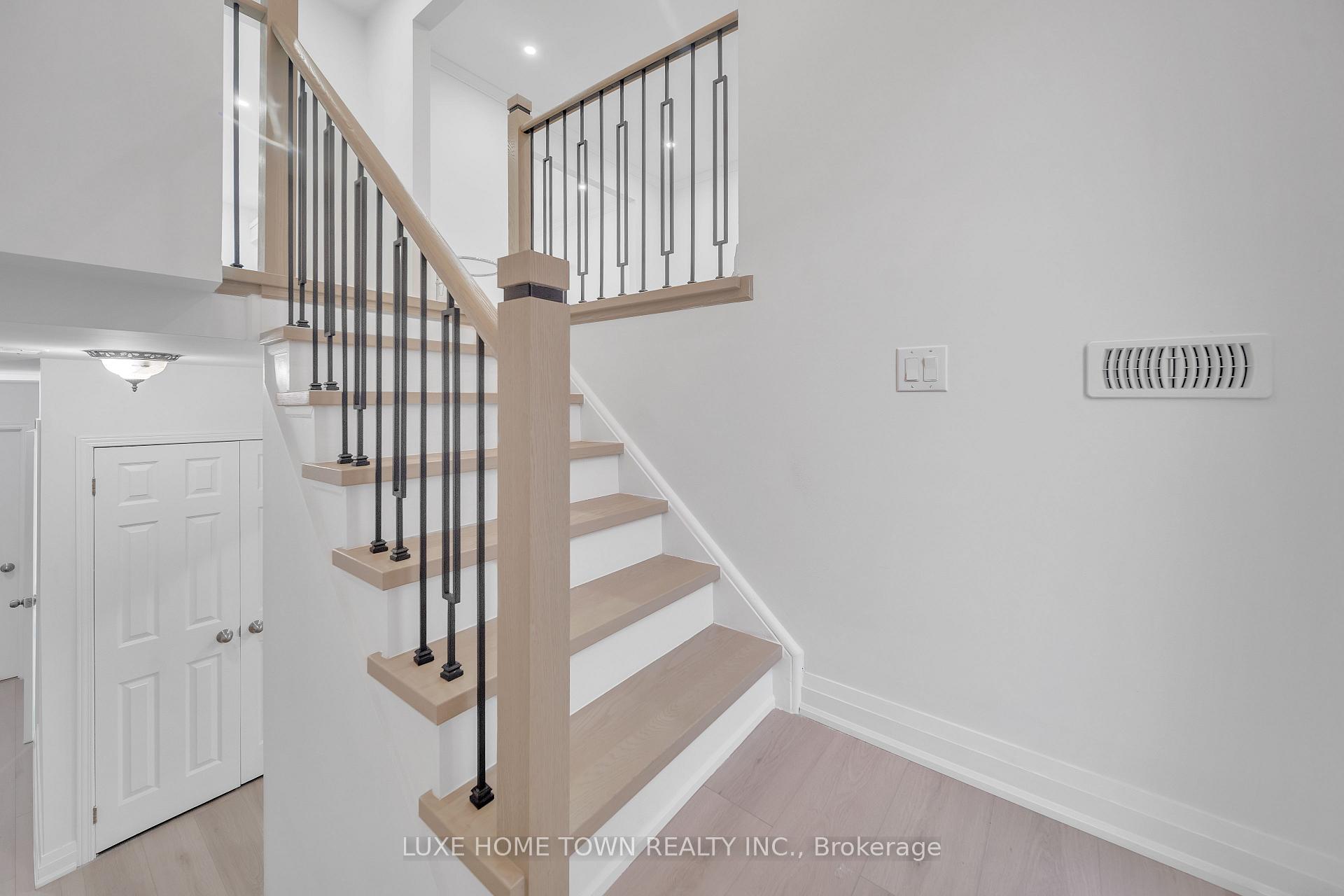 Photo 7 of 89 Pinedale Crescent, Clarington, Courtice — HOMEH