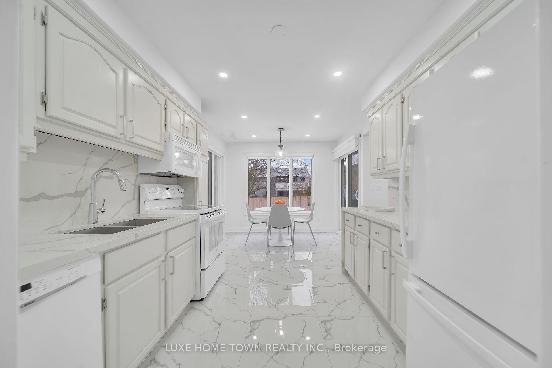 Photo 9 of 89 Pinedale Crescent, Clarington, Courtice — HOMEH